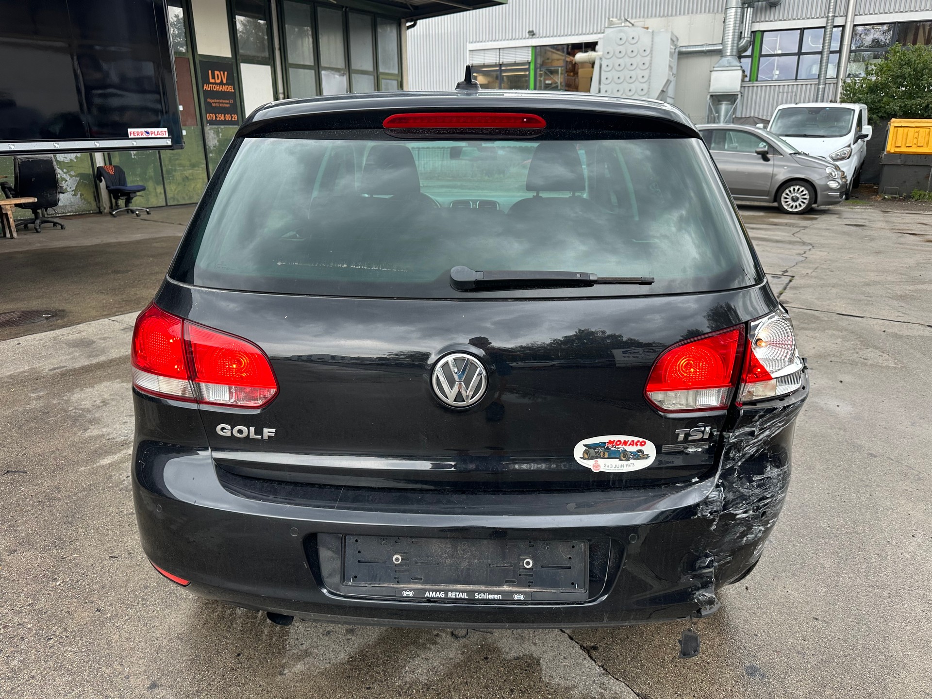 VW Golf 1.2 TSI BlueMotion Technology Team DSG-image-2
