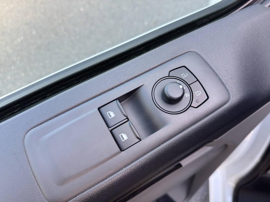 FORD Transit C Van 320 L1 2.5 Duratec 233 Trend PHEV-image-20