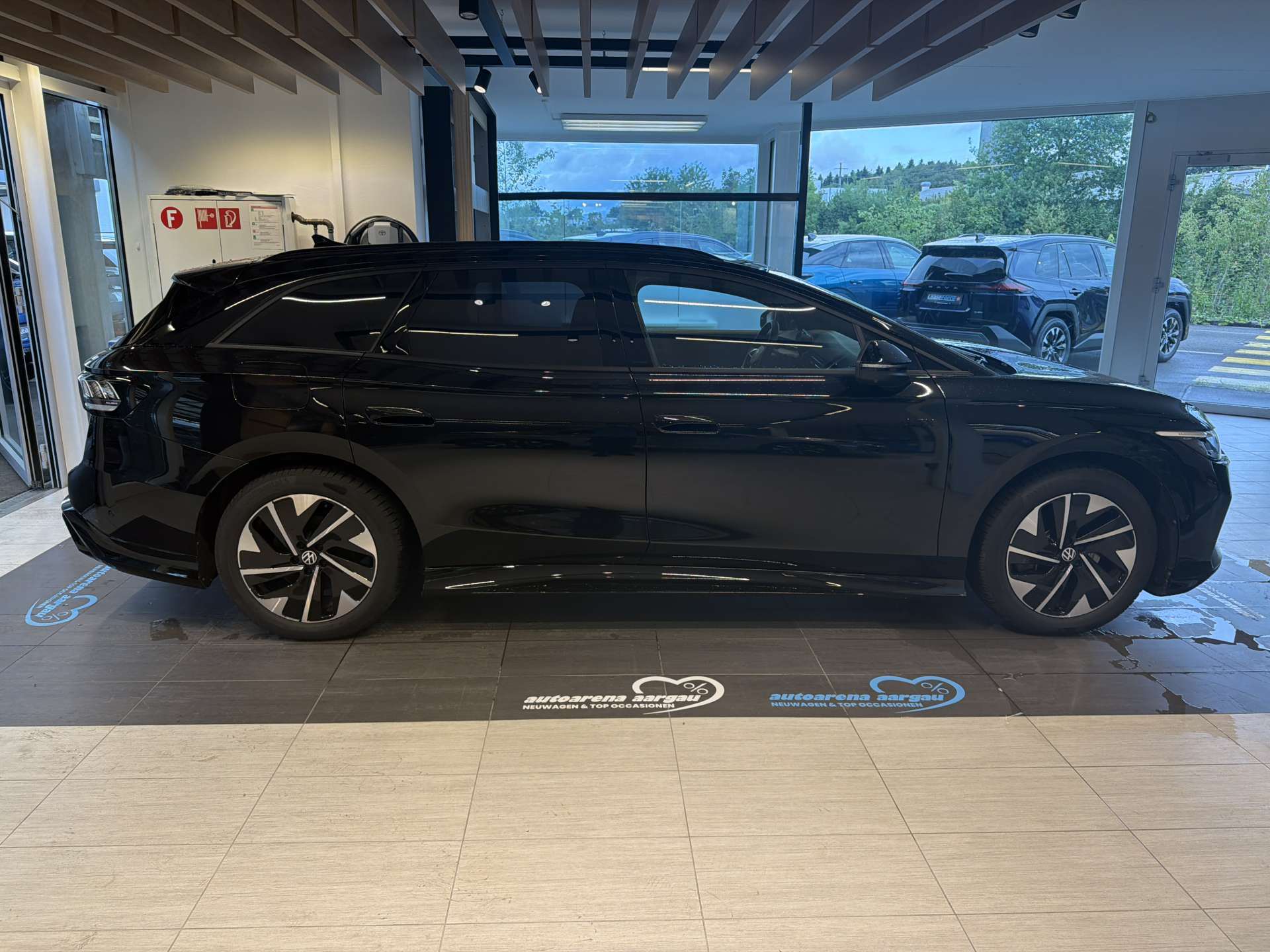 VW ID.7 Tourer GTX 86 kWh 340PS 4Motion Automat-image-13