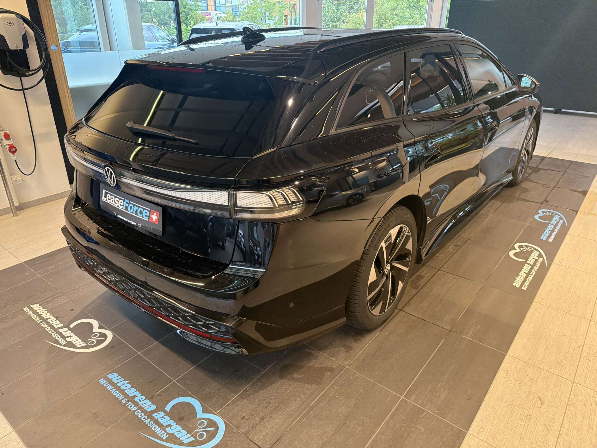 VW ID.7 Tourer GTX 86 kWh 340PS 4Motion Automat-image-2