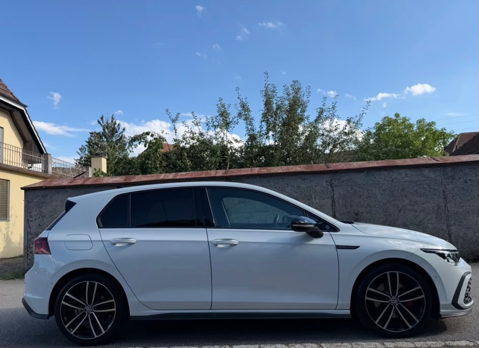 VW Golf 2.0 TDI GTD DSG-image-1
