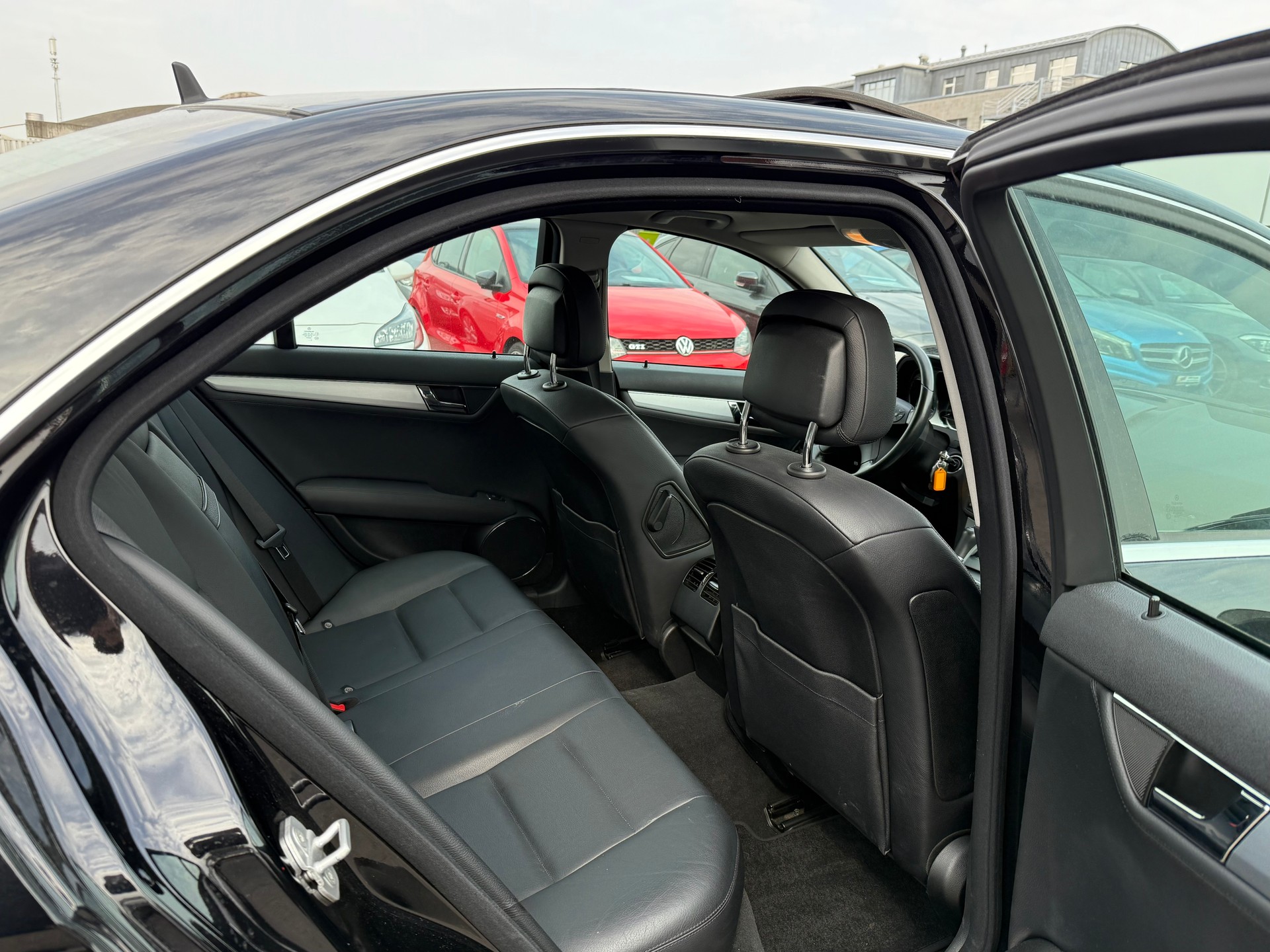 MERCEDES-BENZ C 300 (280) Avantgarde 4Matic 7G-Tronic / Frisch ab MFK / Sehr gepflegt / Schiebedach / Leder / PDC-image-11