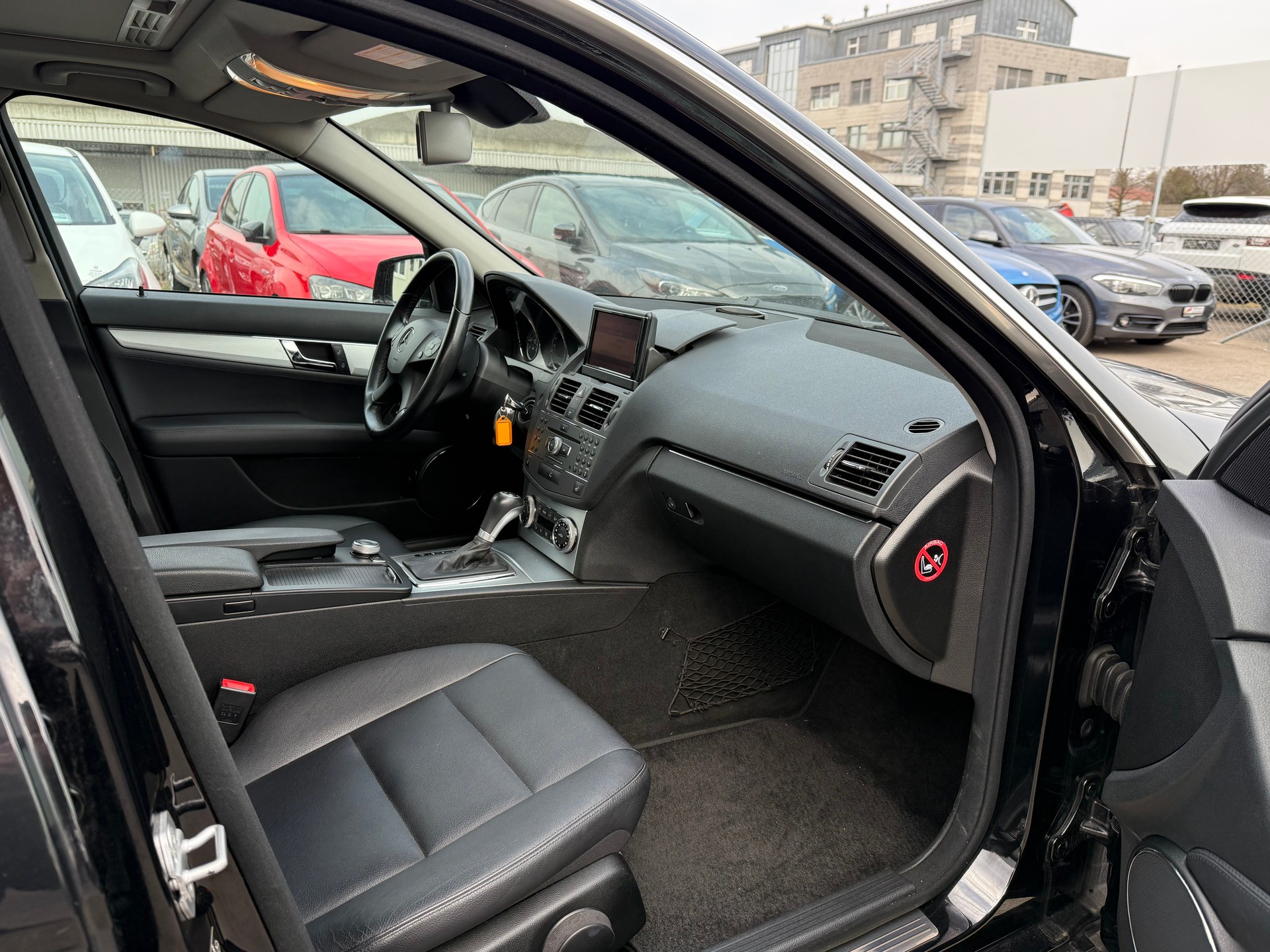 MERCEDES-BENZ C 300 (280) Avantgarde 4Matic 7G-Tronic / Frisch ab MFK / Sehr gepflegt / Schiebedach / Leder / PDC-image-7