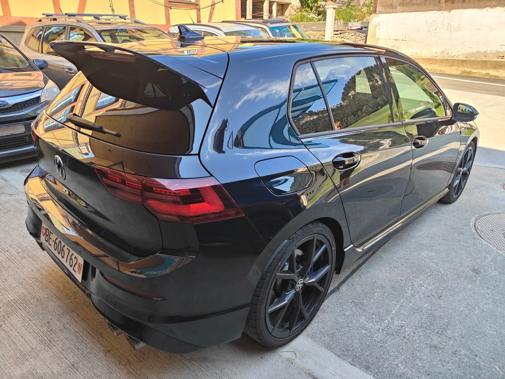 VW 2.0 TSI R DSG 4Motion R-Performanc-image-2