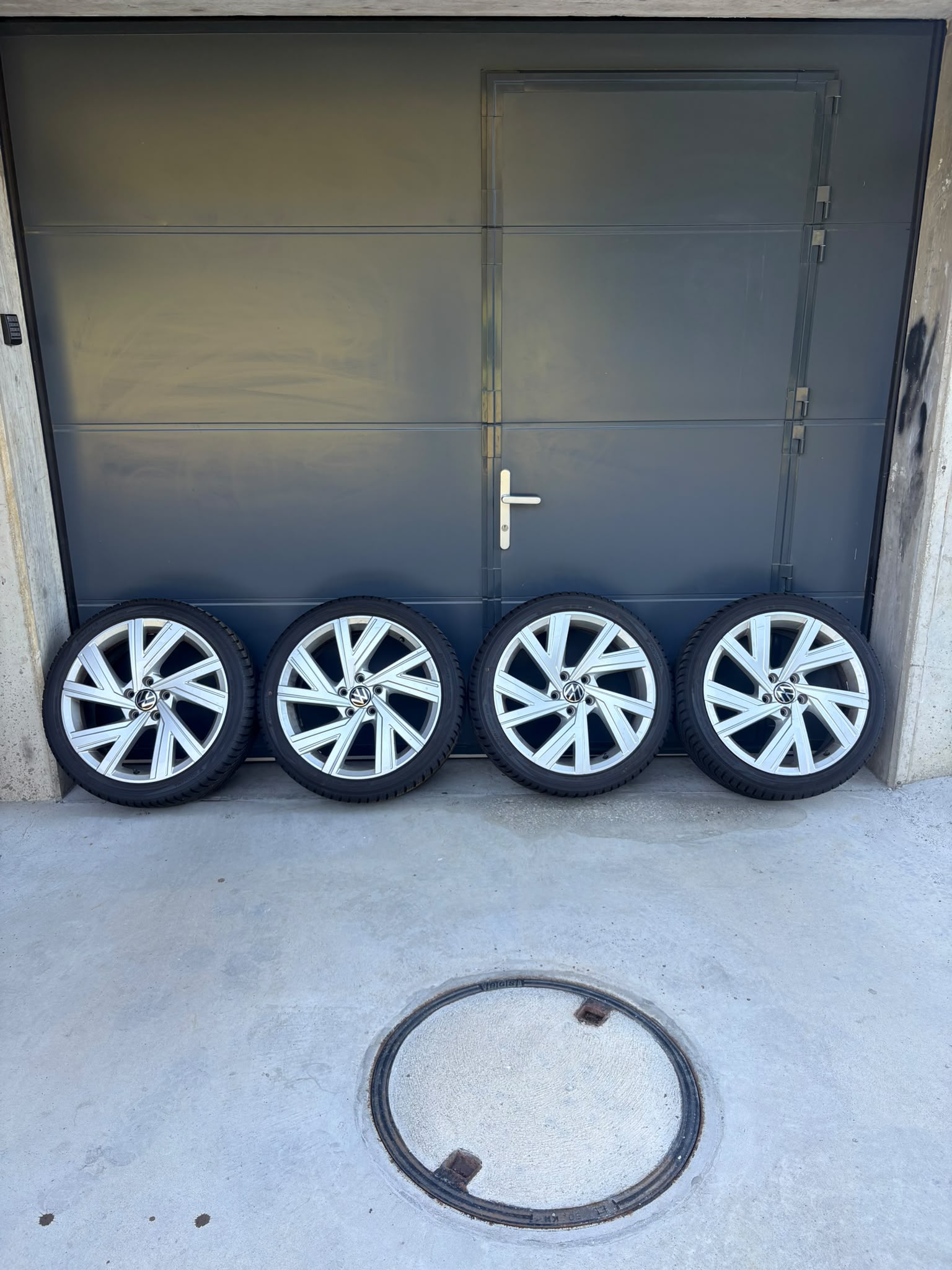 VW 2.0 TSI R DSG 4Motion R-Performanc-image-13