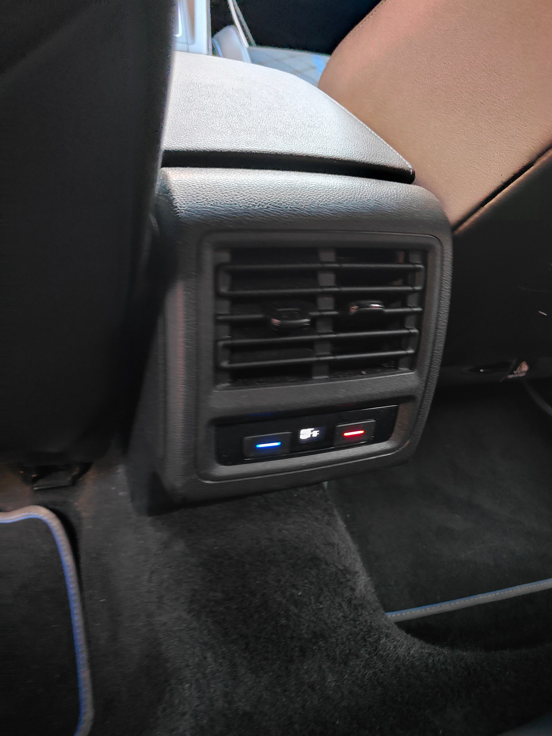 VW 2.0 TSI R DSG 4Motion R-Performanc-image-17