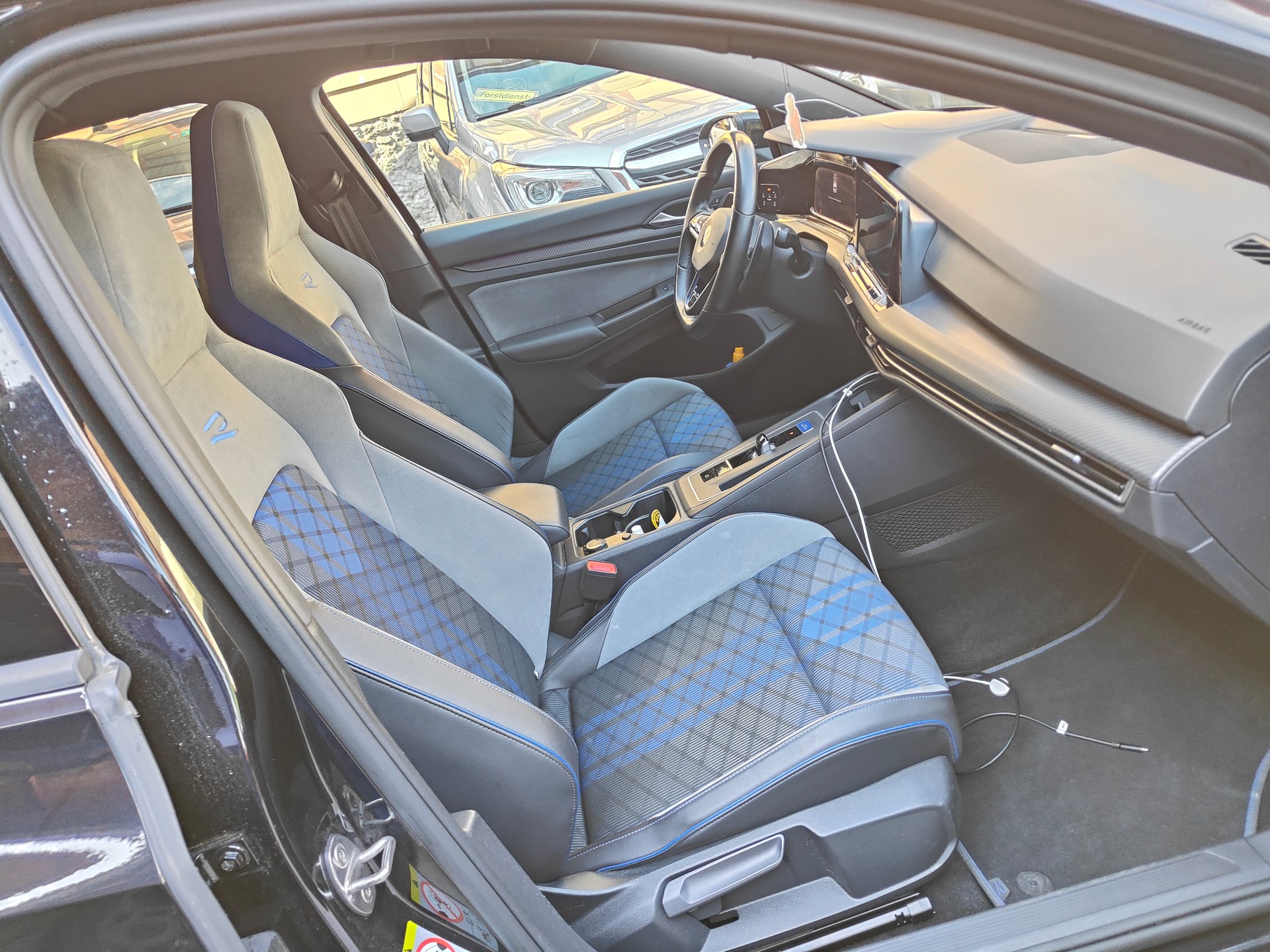 VW 2.0 TSI R DSG 4Motion R-Performanc-image-10