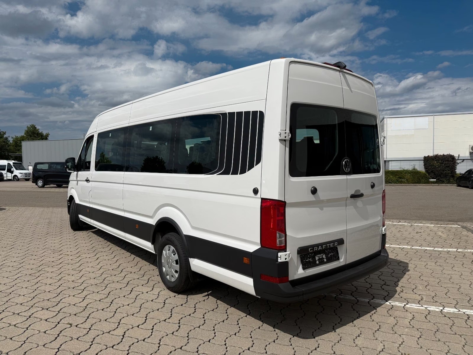VW Crafter Bus 17-Sitzer-image-8
