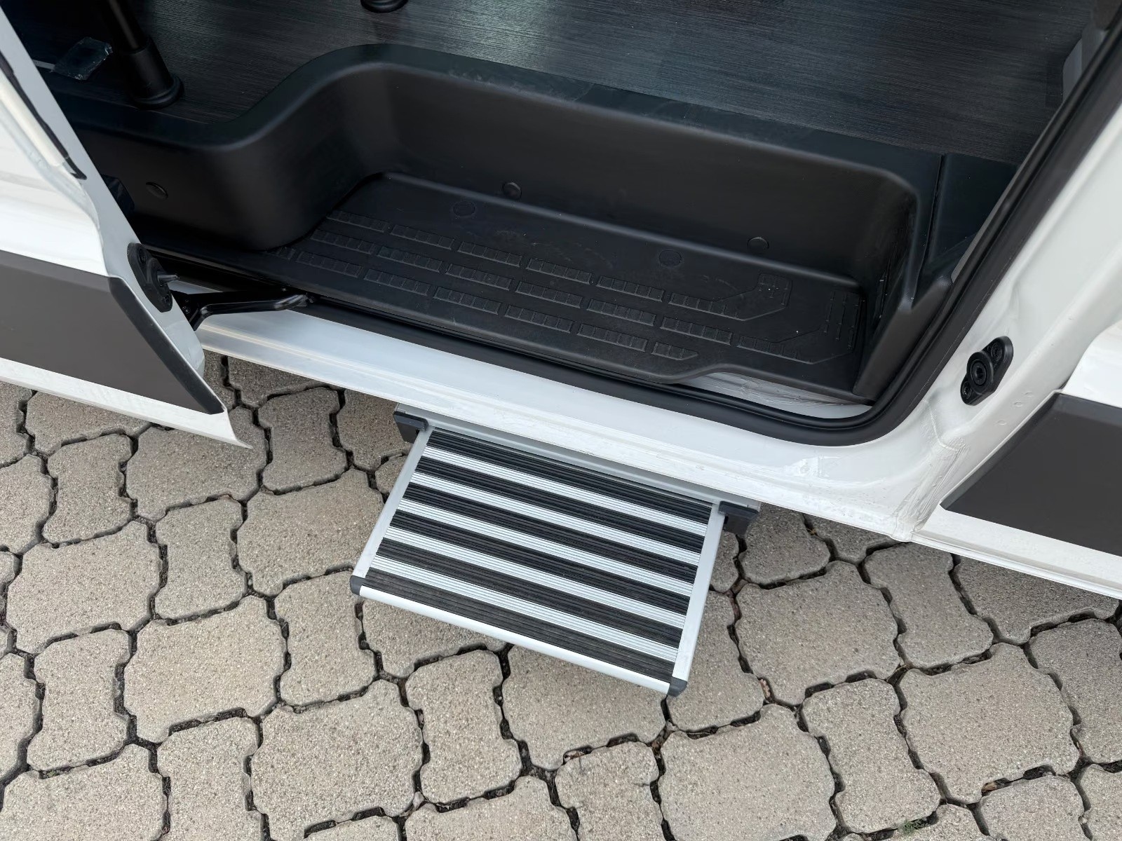 VW Crafter Bus 17-Sitzer-showroom-element-3