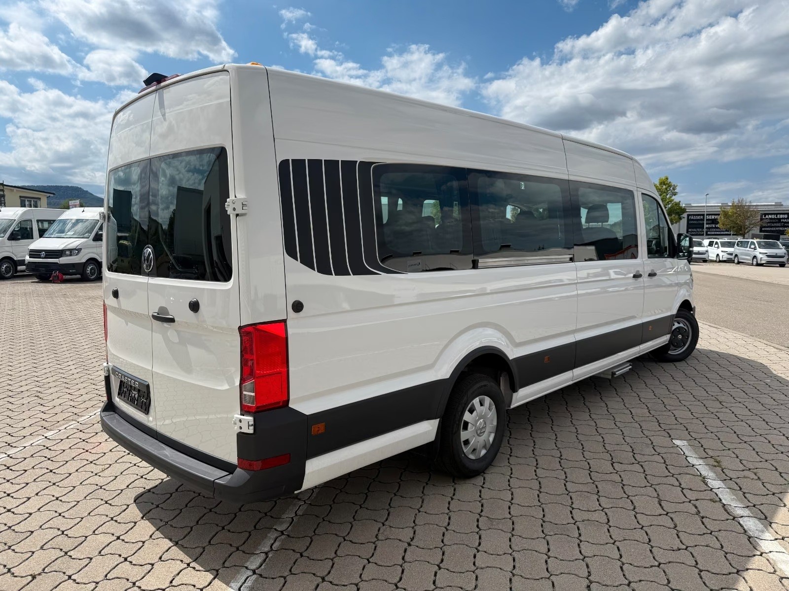 VW Crafter Bus 17-Sitzer-image-4