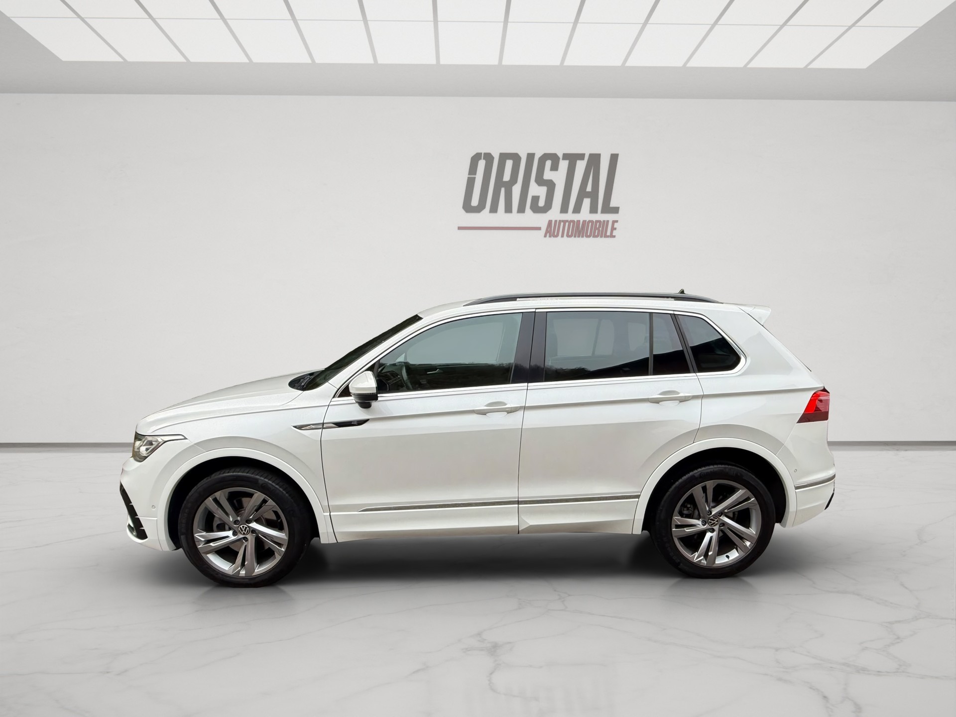 VW Tiguan 2.0 TDI SCR R-Line 4Motion DSG-image-1