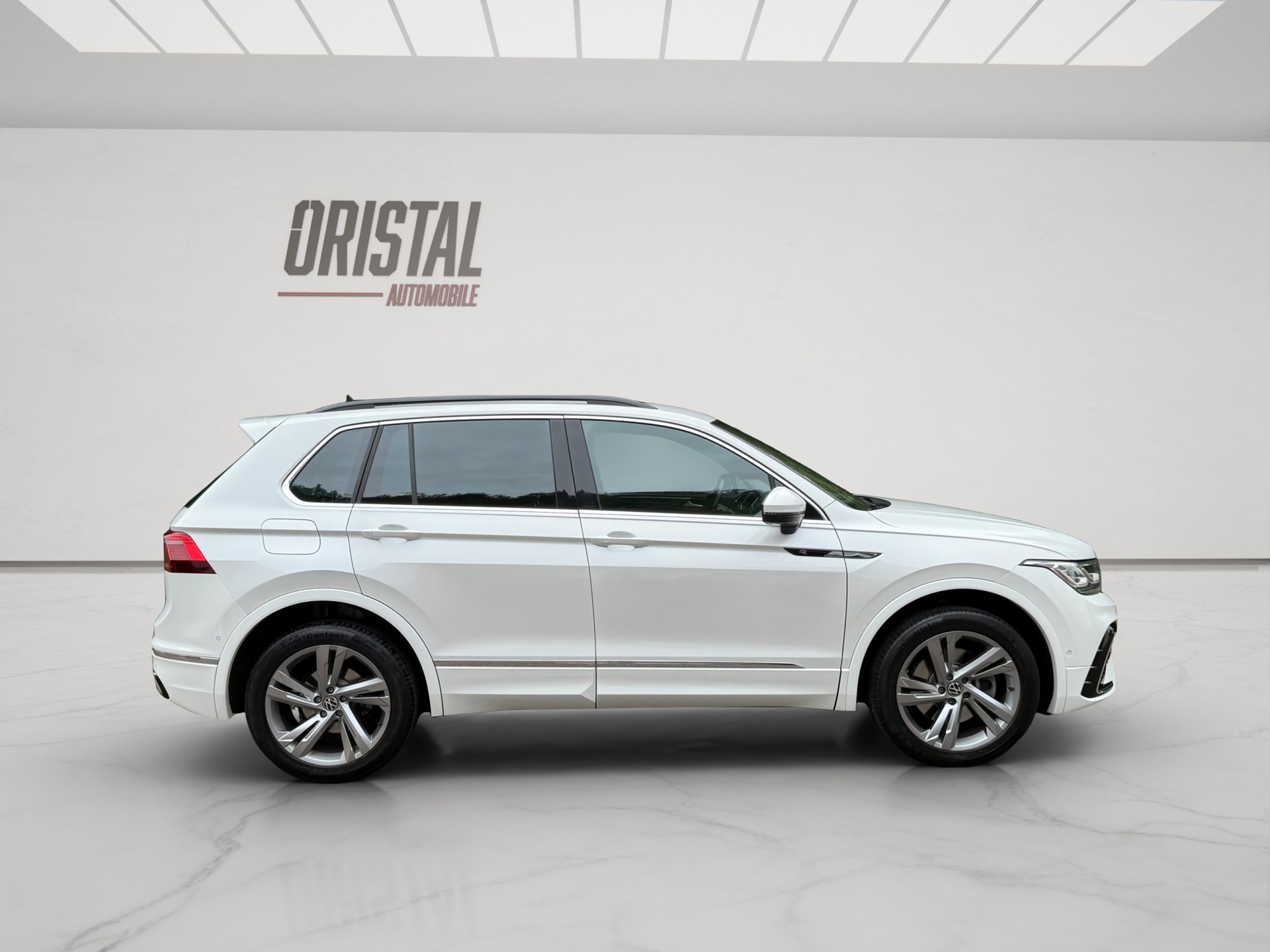 VW Tiguan 2.0 TDI SCR R-Line 4Motion DSG-image-5