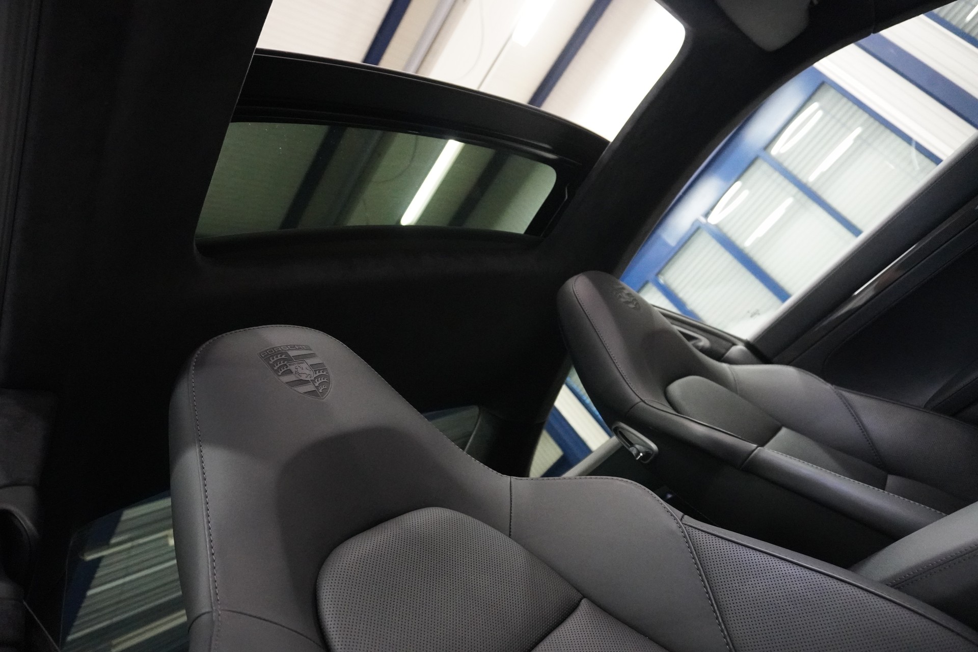 PORSCHE 911 Turbo S PDK // PORSCHE APPROVED BIS 03.2028 //-image-11
