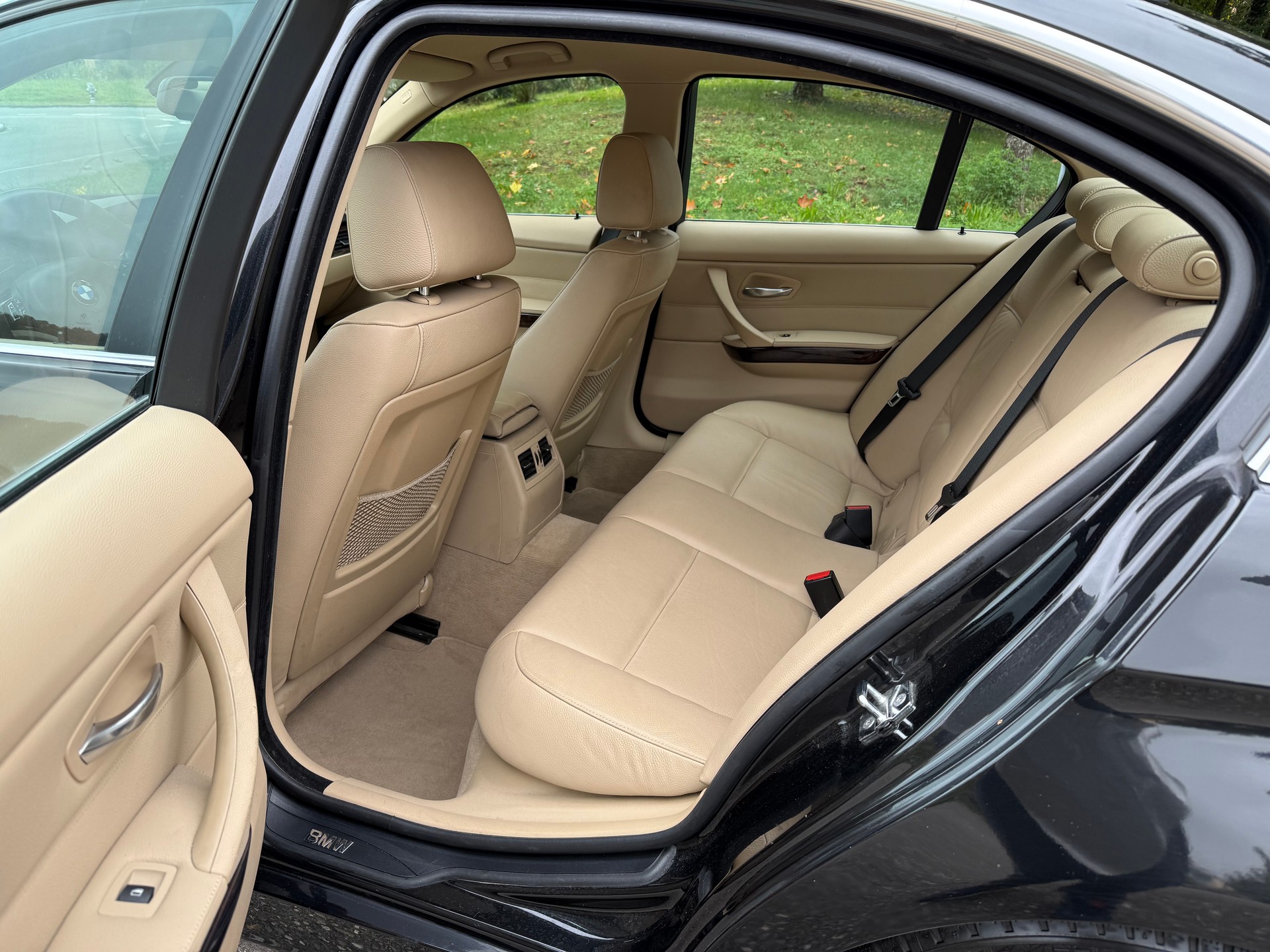 BMW 325xi Automat-image-10