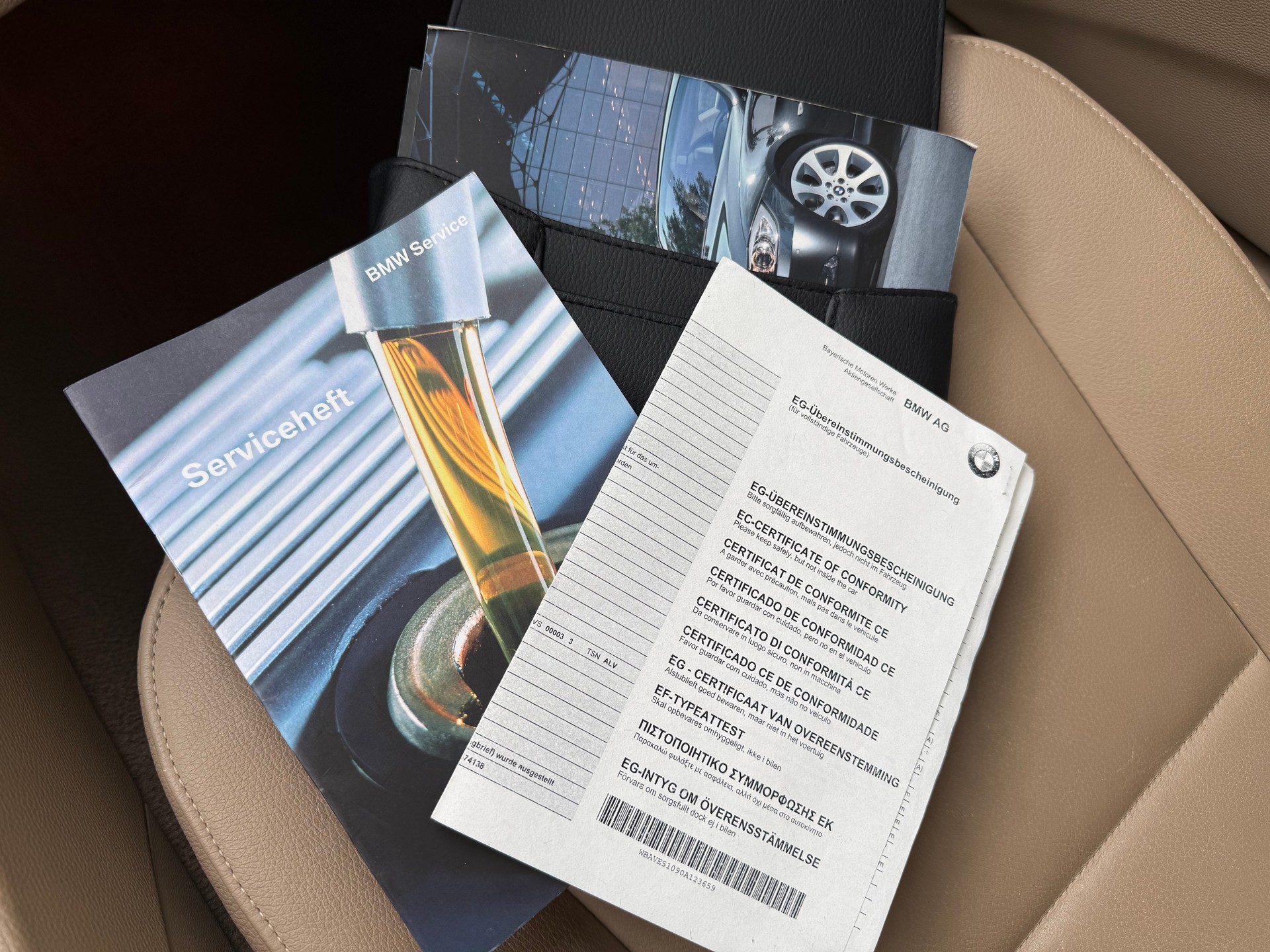BMW 325xi Automat-image-12