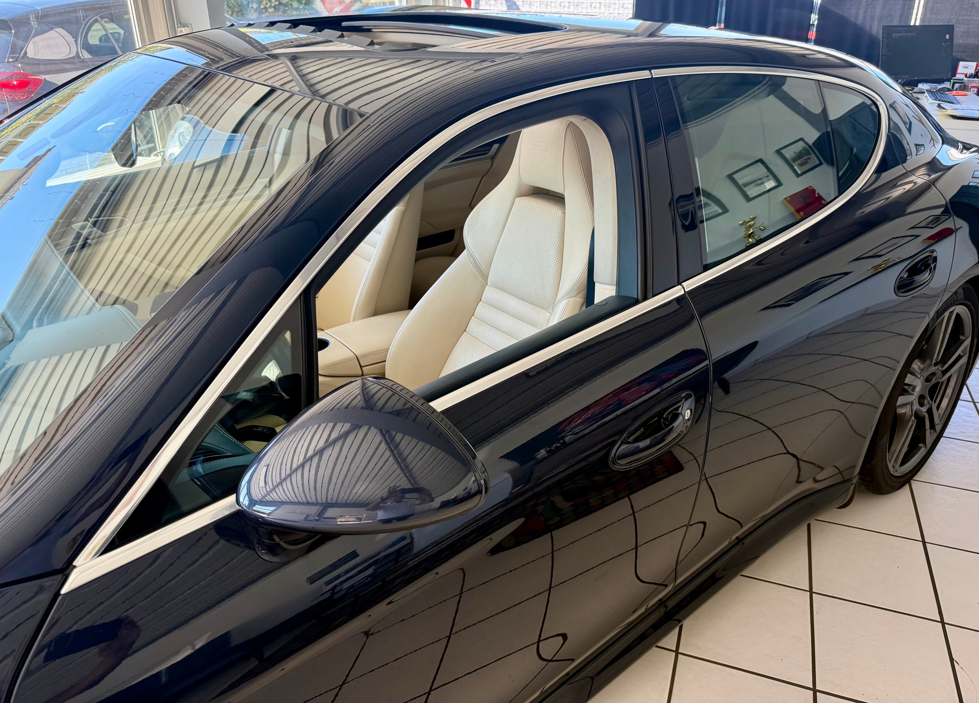 PORSCHE Panamera 4S 4.8 PDK-showroom-element-3