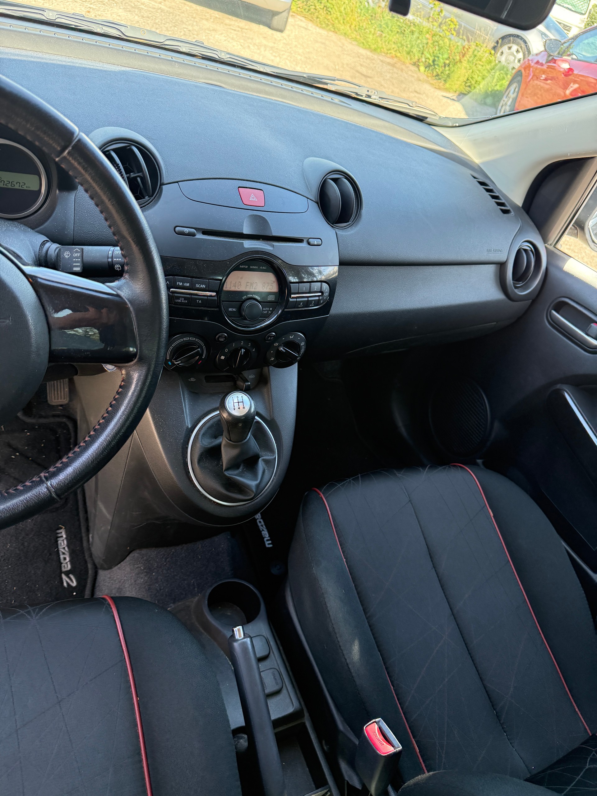 MAZDA 2 1.3i 16V Voila ma Suisse Edition-image-10