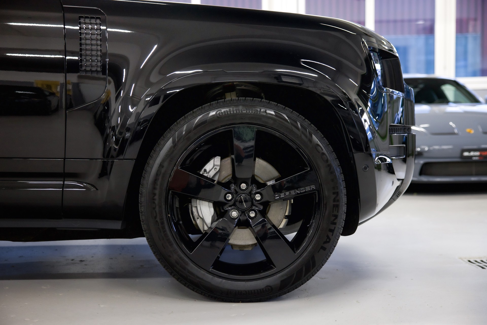 LAND ROVER Defender 110 3.0 D I6 350 X-Dynamic HSE *5 Jahre Werksgarantie*-image-10