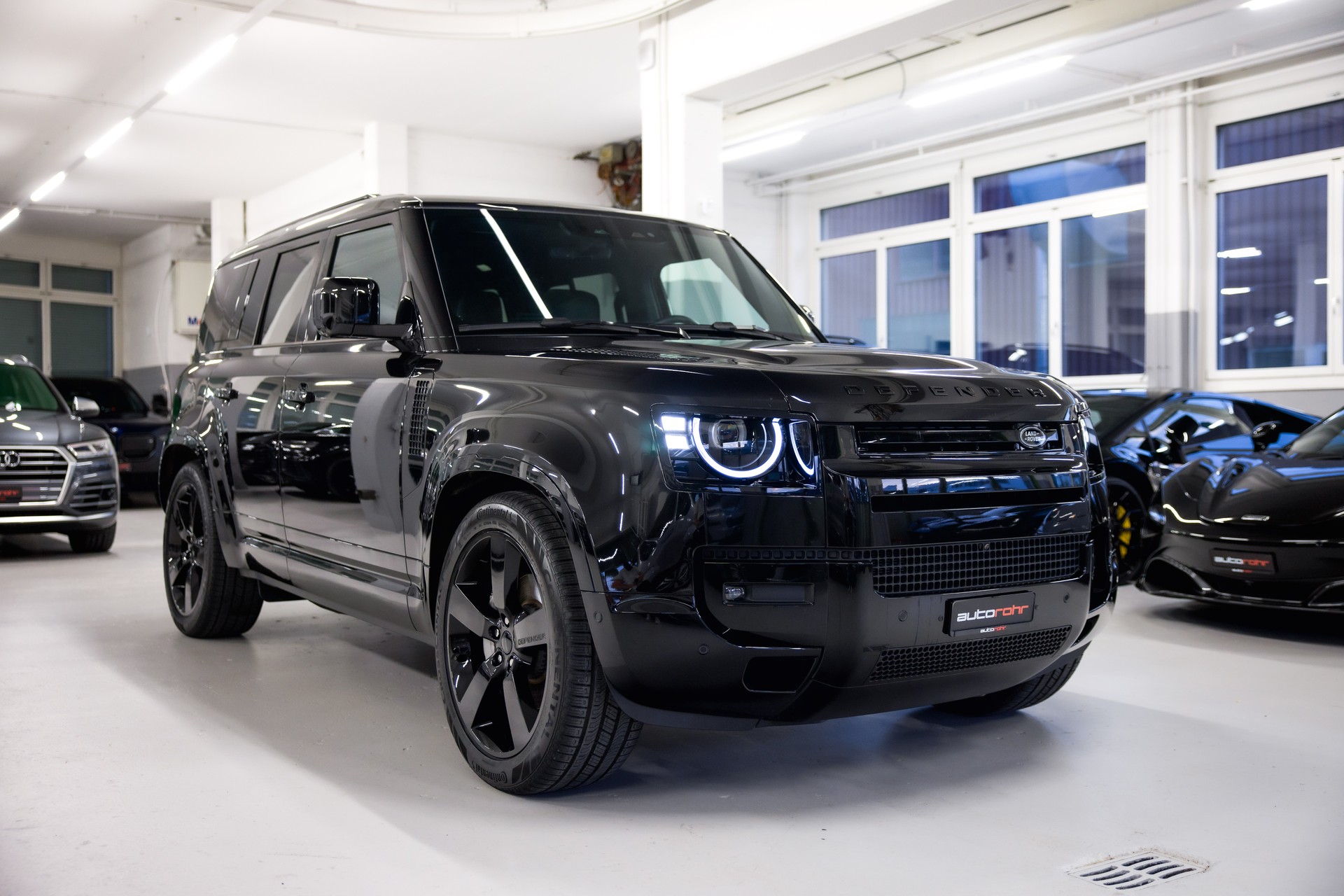LAND ROVER Defender 110 3.0 D I6 350 X-Dynamic HSE *5 Jahre Werksgarantie*-image-2
