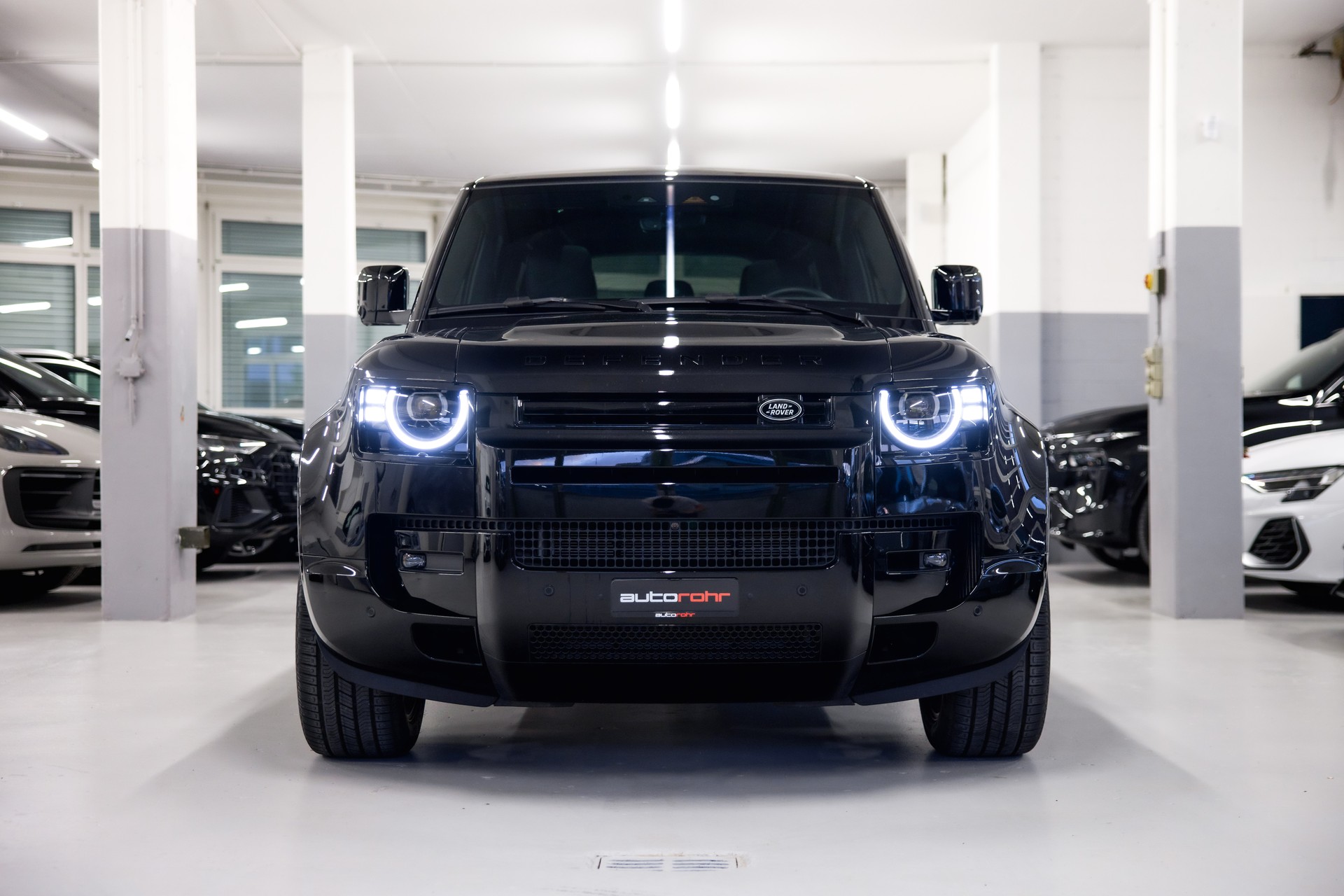 LAND ROVER Defender 110 3.0 D I6 350 X-Dynamic HSE *5 Jahre Werksgarantie*-image-1