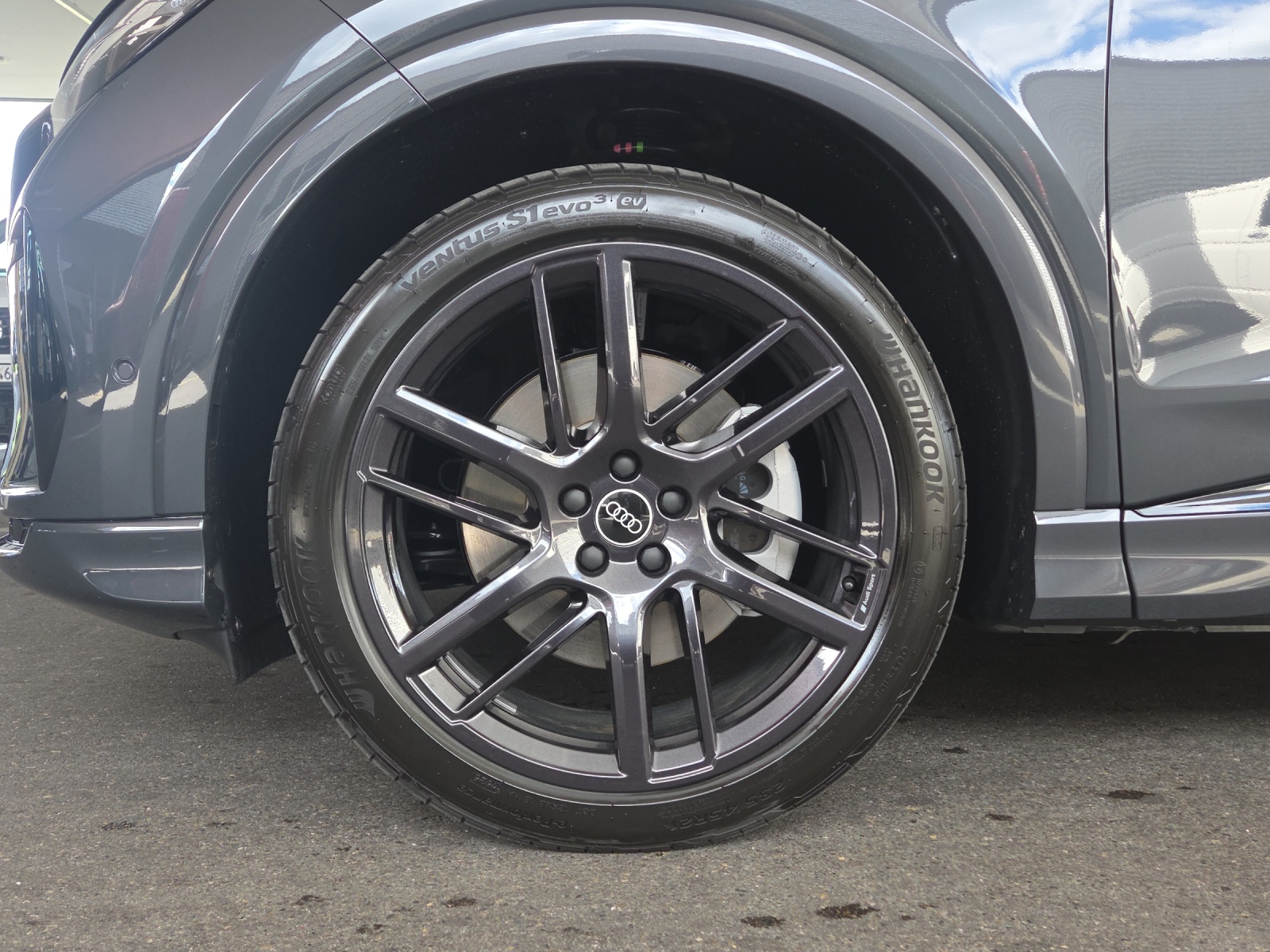 AUDI Q4 e-tron SUV quattro performance-image-10