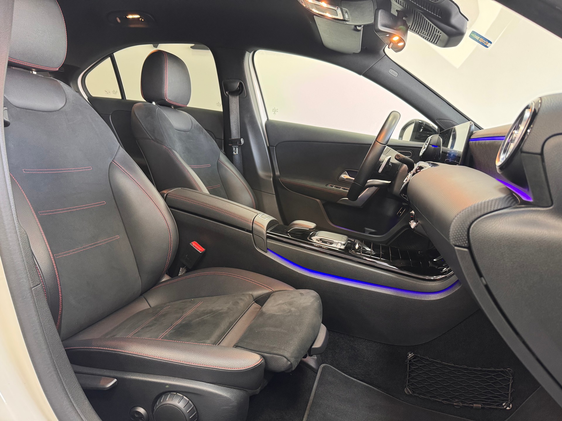 MERCEDES-BENZ A 200 Limousine AMG Line 7G-DCT *Multibeam LED / Rückfahrkamera / Ambientebeleuchtung / Memory / Totwinkel- & Spurehalteassist*-image-10