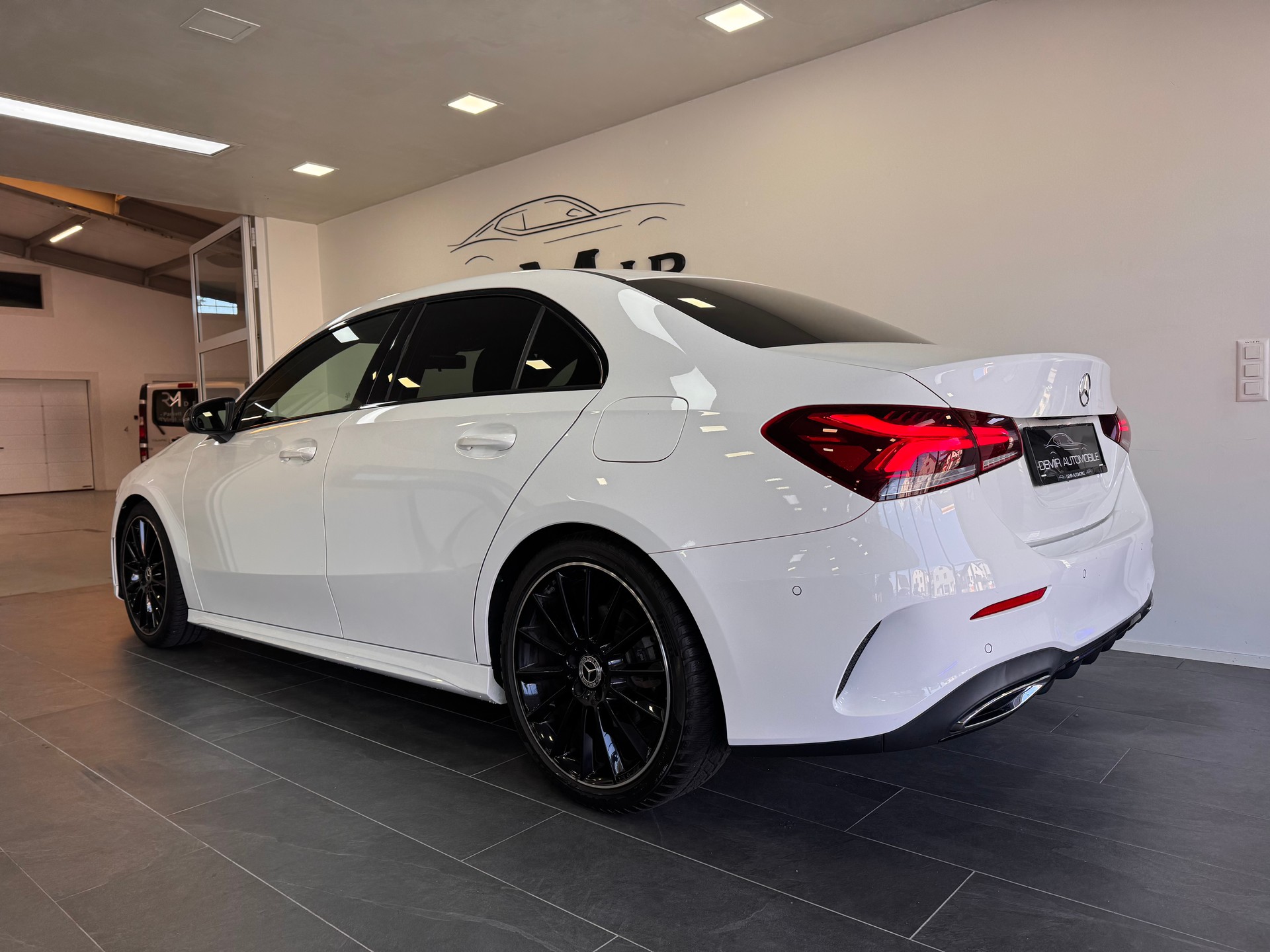 MERCEDES-BENZ A 200 Limousine AMG Line 7G-DCT *Multibeam LED / Rückfahrkamera / Ambientebeleuchtung / Memory / Totwinkel- & Spurehalteassist*-image-5