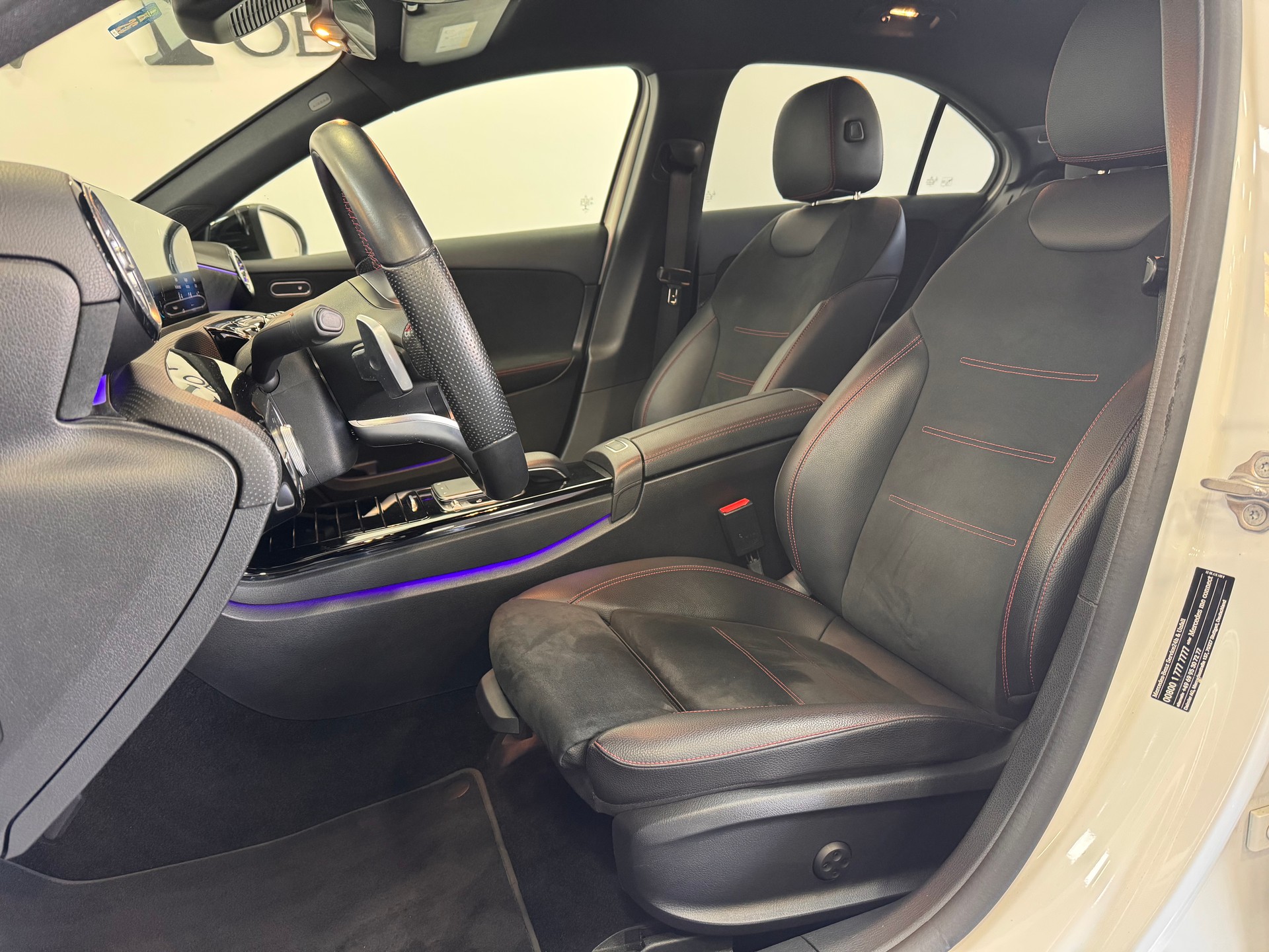 MERCEDES-BENZ A 200 Limousine AMG Line 7G-DCT *Multibeam LED / Rückfahrkamera / Ambientebeleuchtung / Memory / Totwinkel- & Spurehalteassist*-image-7