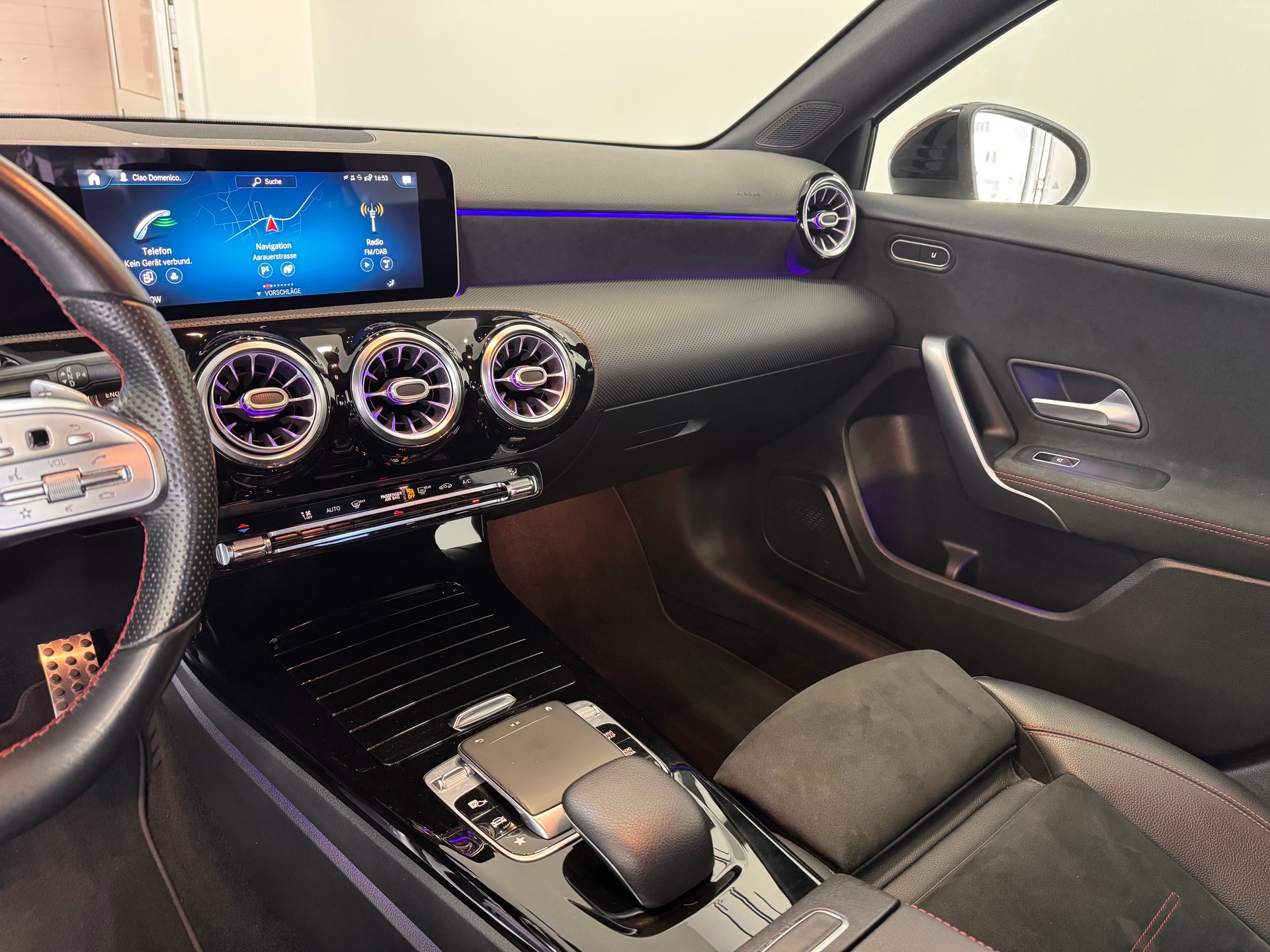 MERCEDES-BENZ A 200 Limousine AMG Line 7G-DCT *Multibeam LED / Rückfahrkamera / Ambientebeleuchtung / Memory / Totwinkel- & Spurehalteassist*-image-12