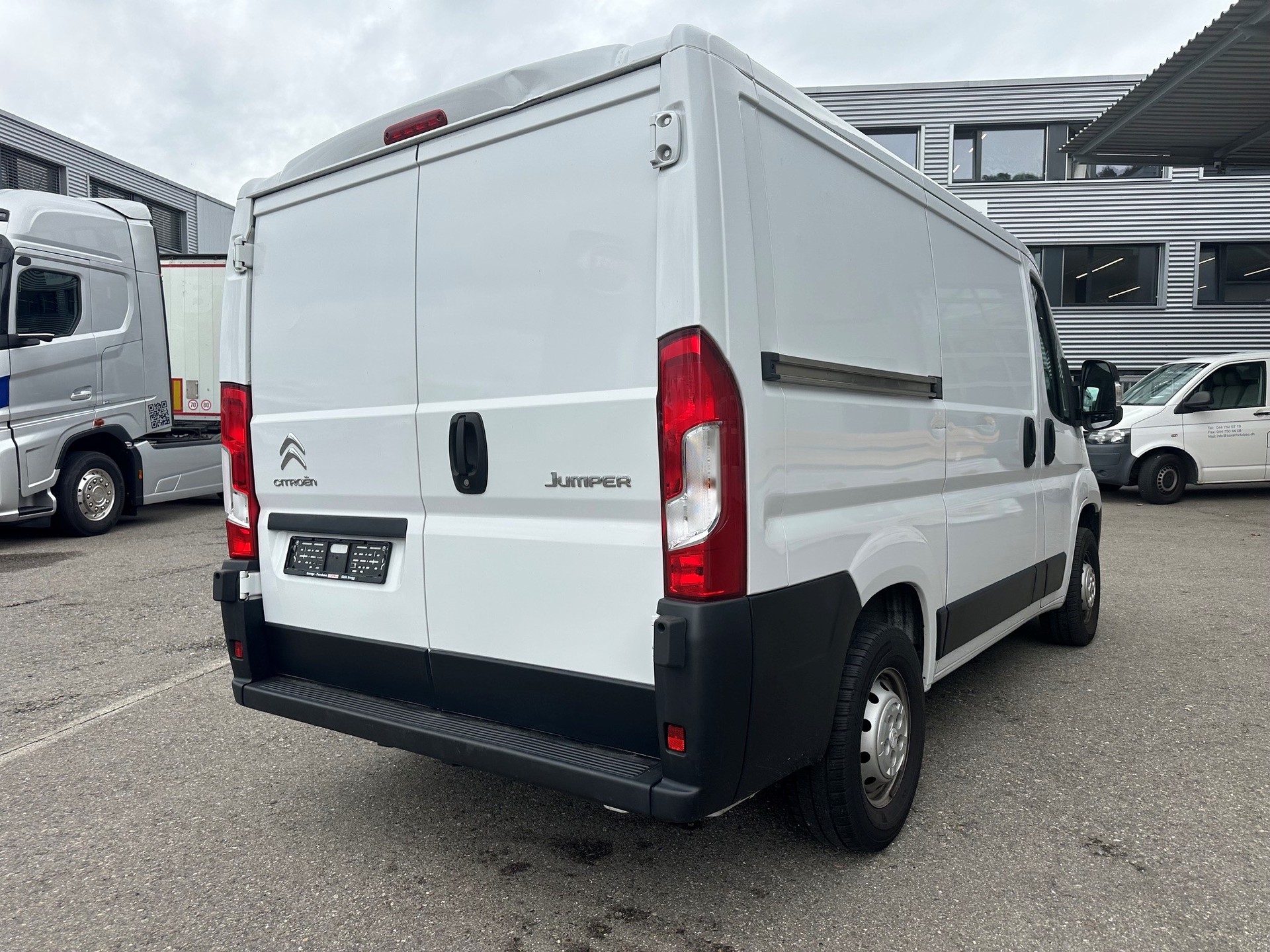 CITROEN Jumper 30 2.2 BlueHDi 120 Club L1H1-image-3