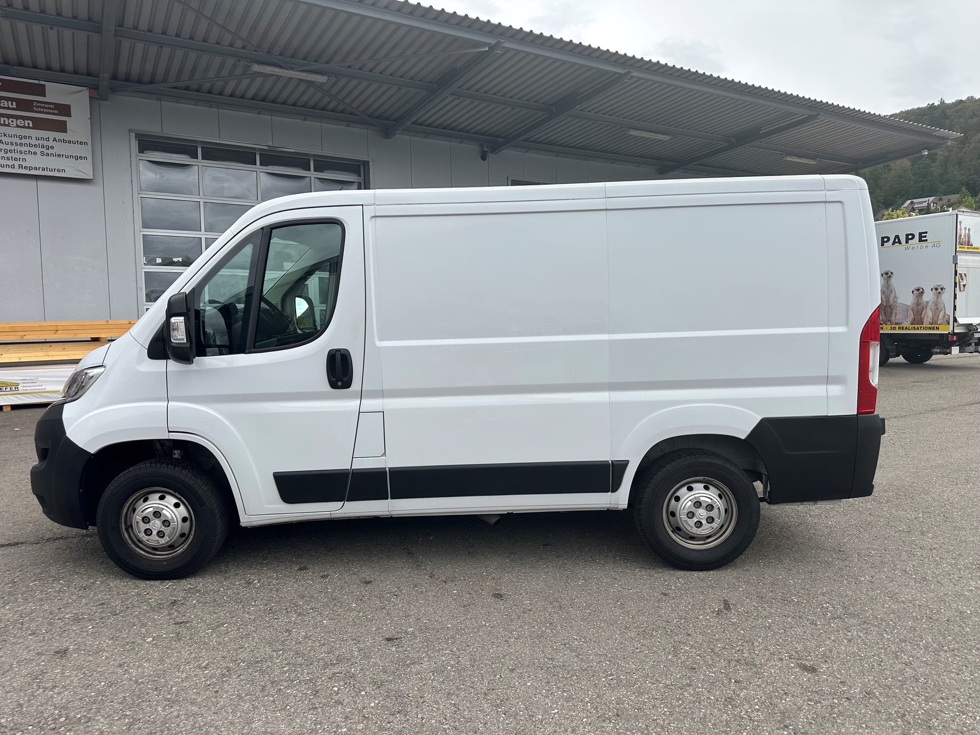 CITROEN Jumper 30 2.2 BlueHDi 120 Club L1H1-image-1