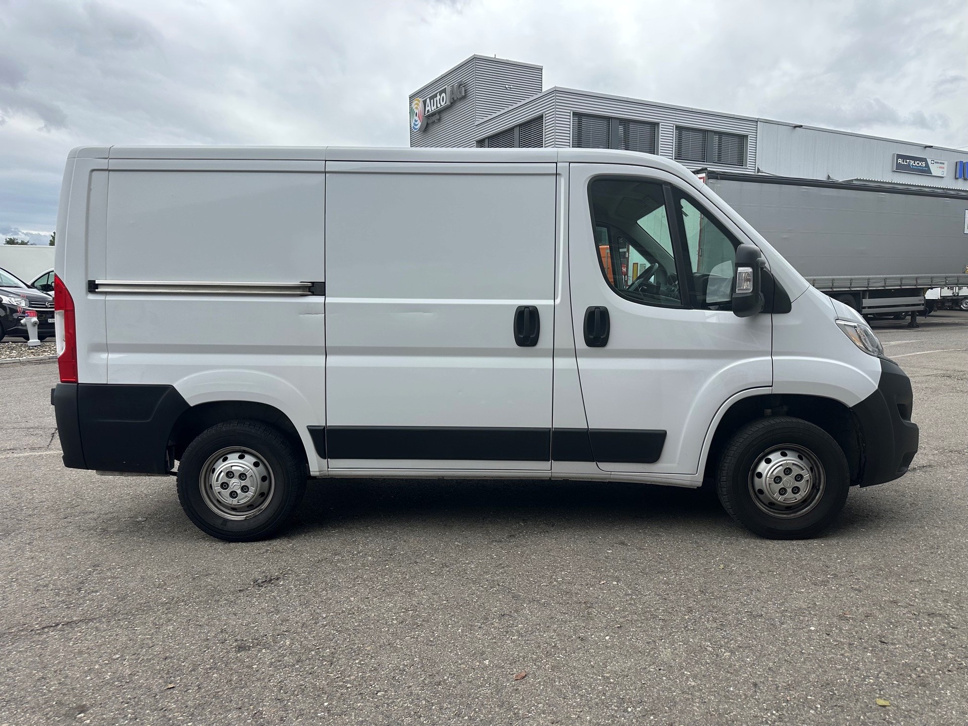 CITROEN Jumper 30 2.2 BlueHDi 120 Club L1H1-image-4