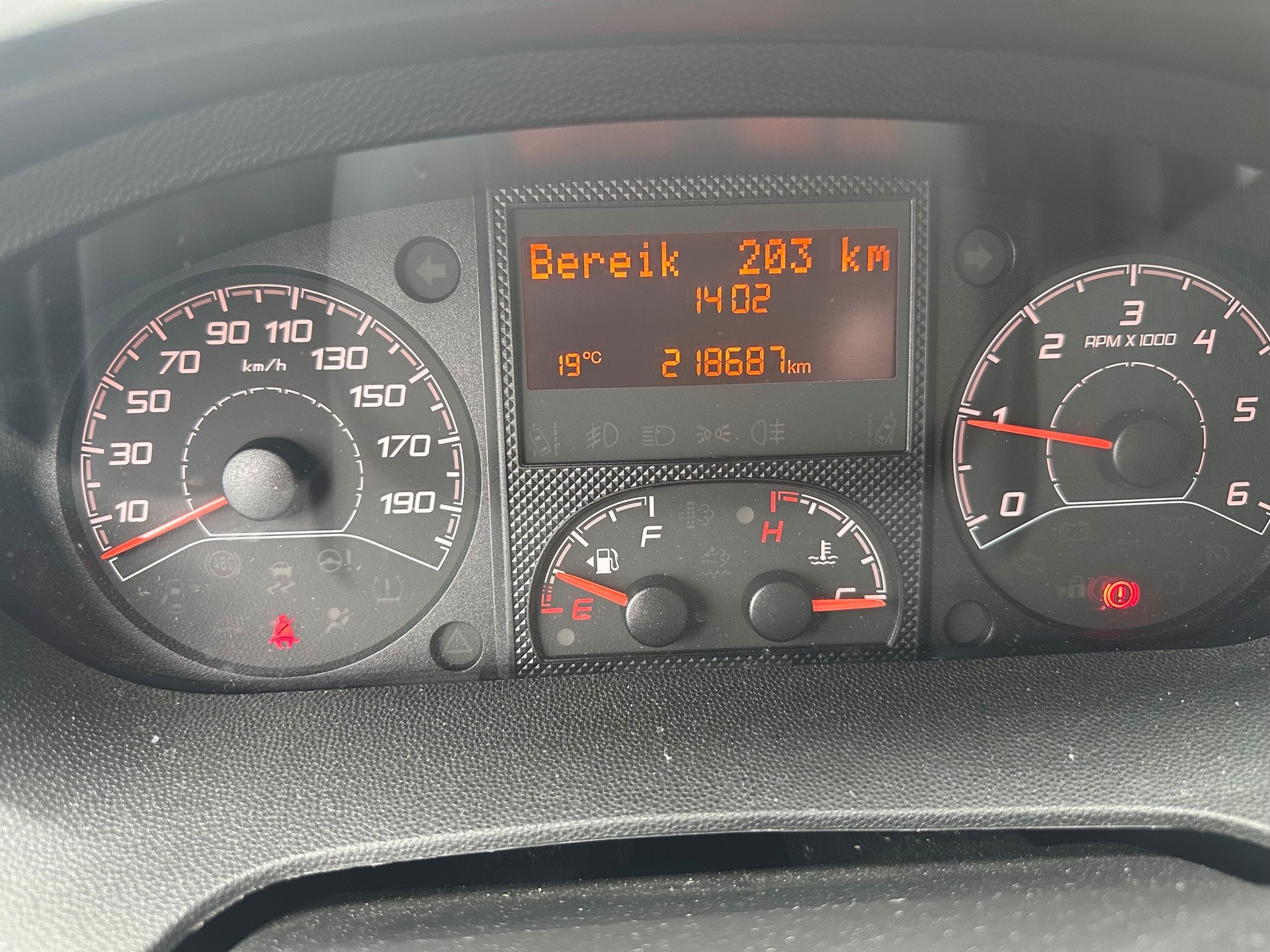CITROEN Jumper 30 2.2 BlueHDi 120 Club L1H1-image-11