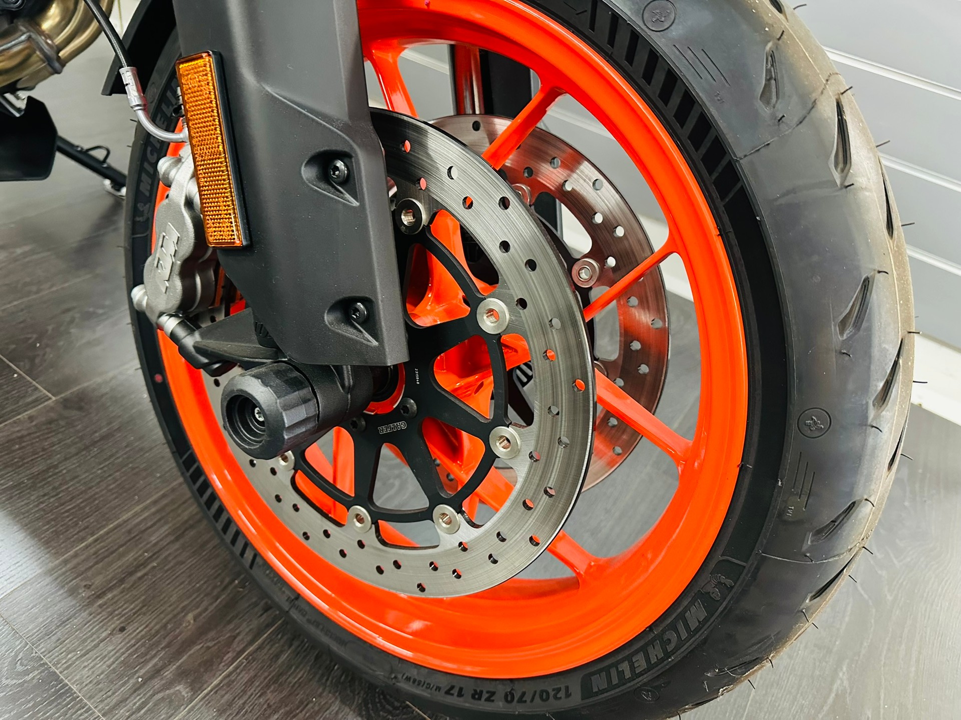 KTM 890 SMT Supermoto Travel-image-7