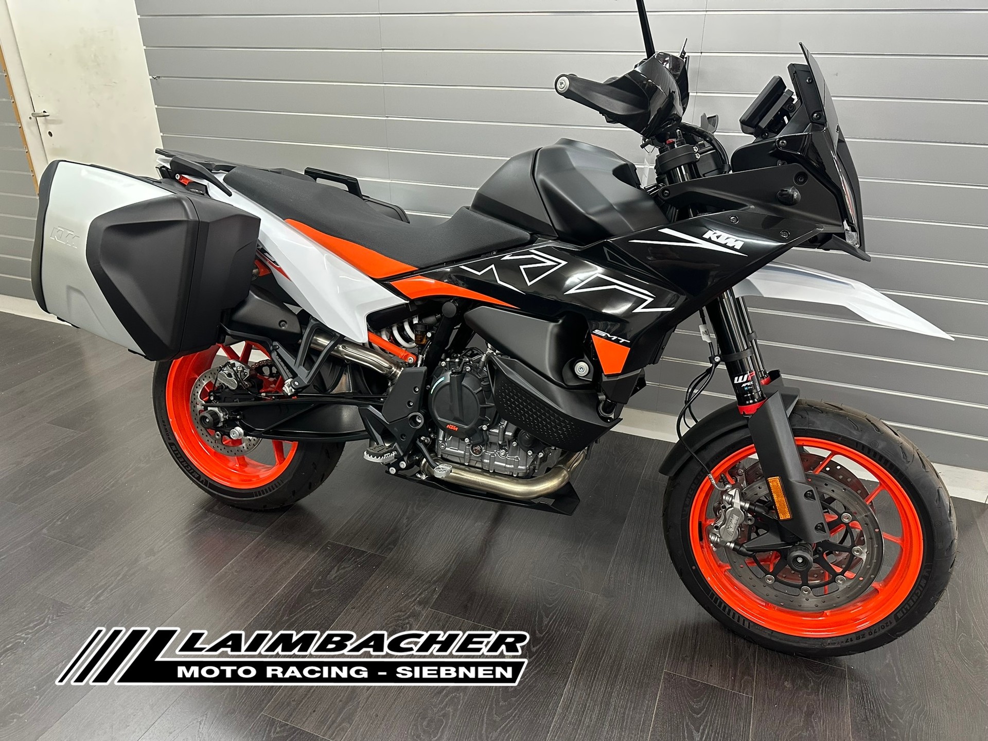 KTM 890 SMT Supermoto Travel-image-10