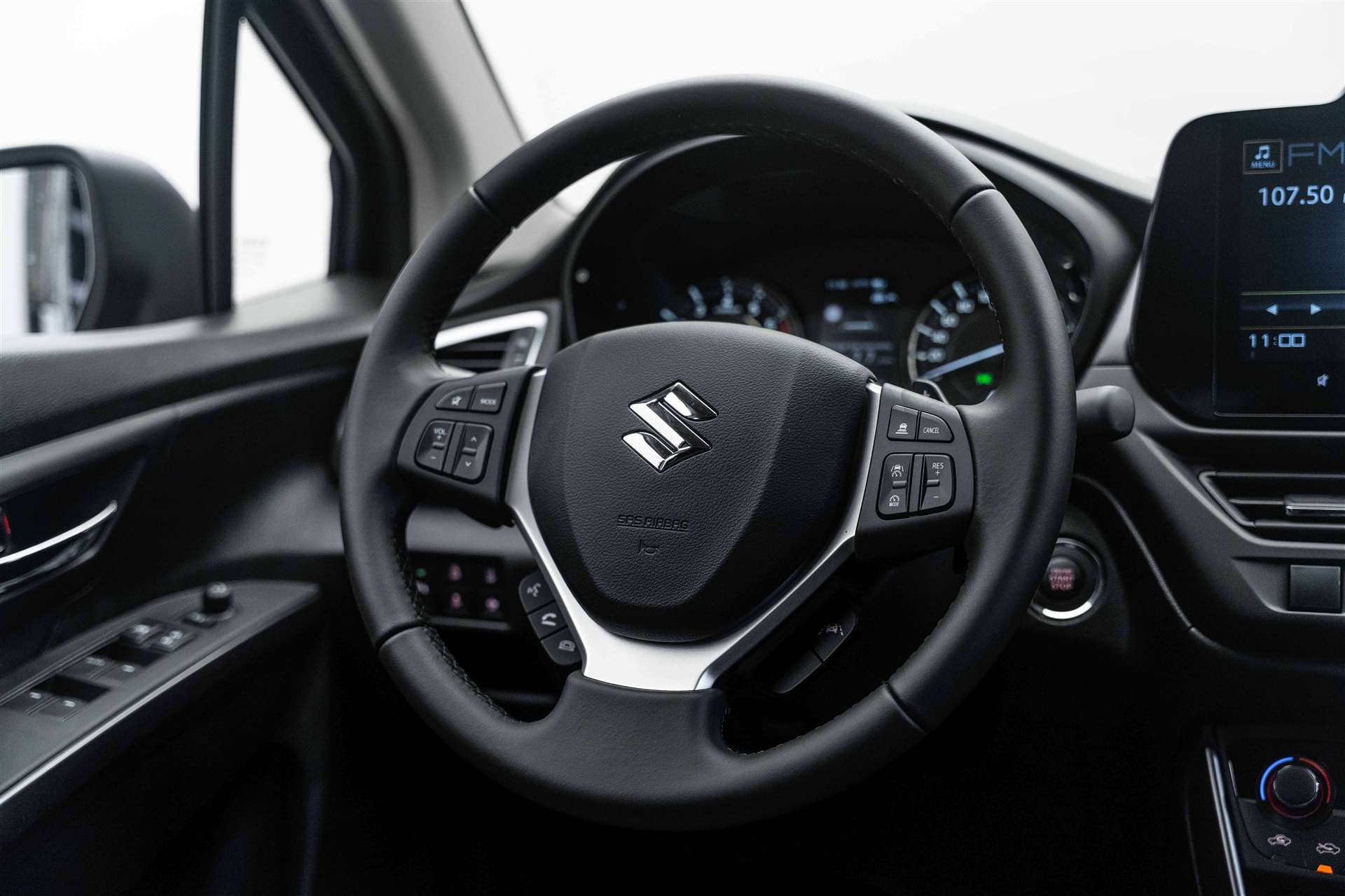 SUZUKI SUZUKI S-Cross 1.4 16V Compact 4WD MHD Automat-image-9