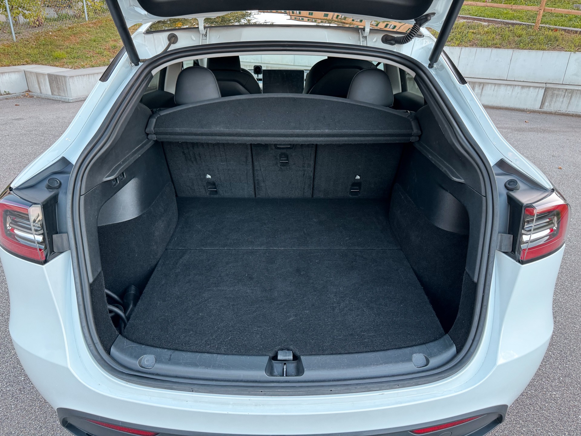 TESLA Standard RWD-image-9