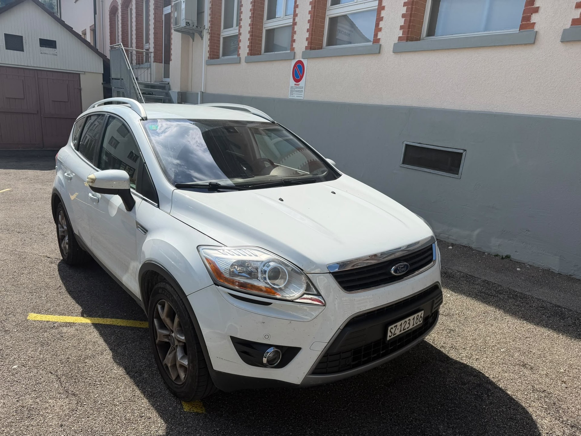 FORD Kuga 2.0 TDCi Titanium 4WD PowerShift-image-2