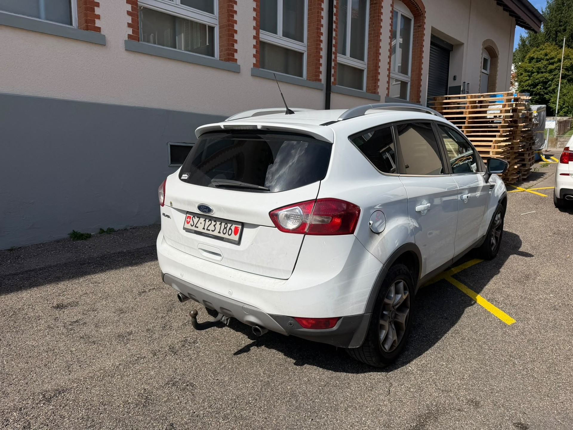 FORD Kuga 2.0 TDCi Titanium 4WD PowerShift-image-4