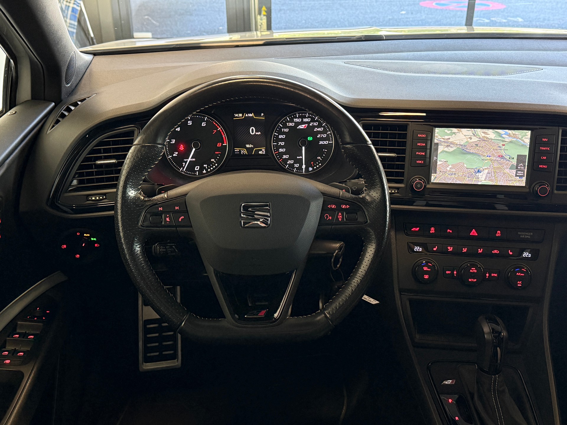 SEAT Leon 2.0 TSI Cupra 280 DSG *Panoramaglasdach*-image-4