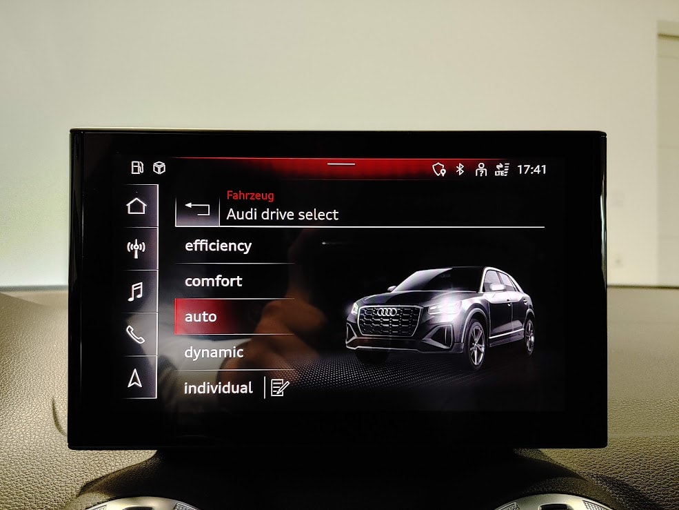 AUDI Q2 35 TFSI S line S-tronic-image-9
