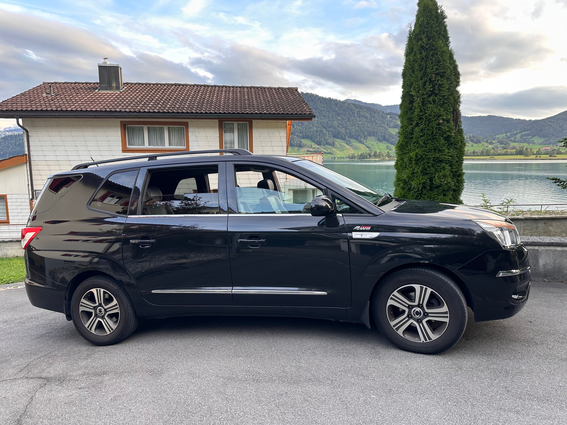 KGM-SsangYong SV 200 e-XDi 4WD Sapphire-image-0