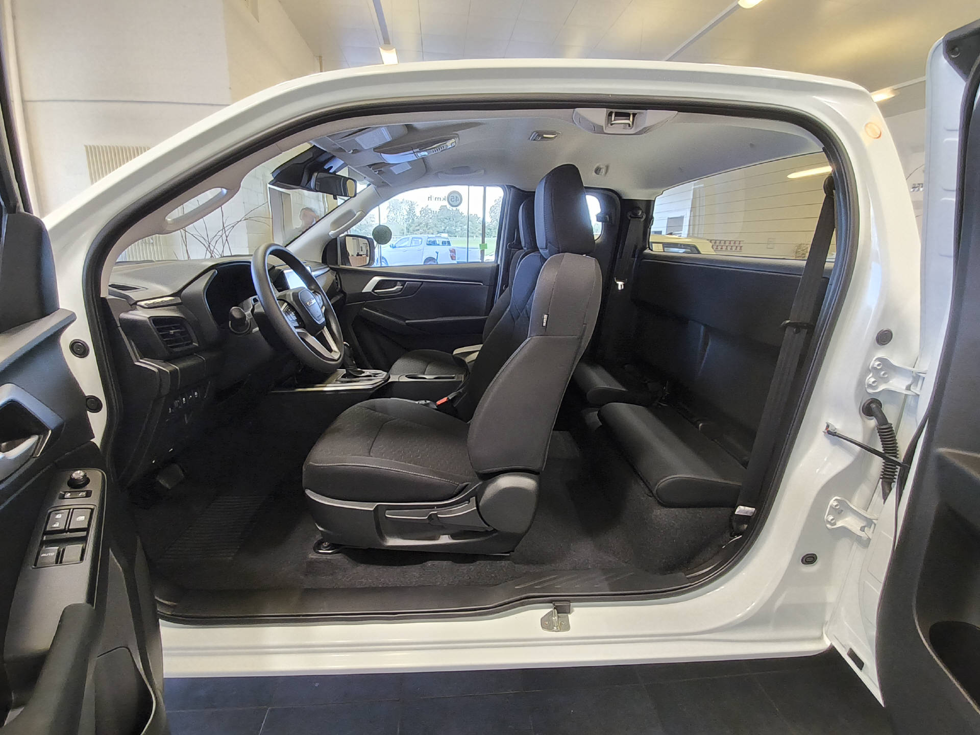 ISUZU D-Max Space Pick-up 2.2 DDi Evolution 4x4-image-12