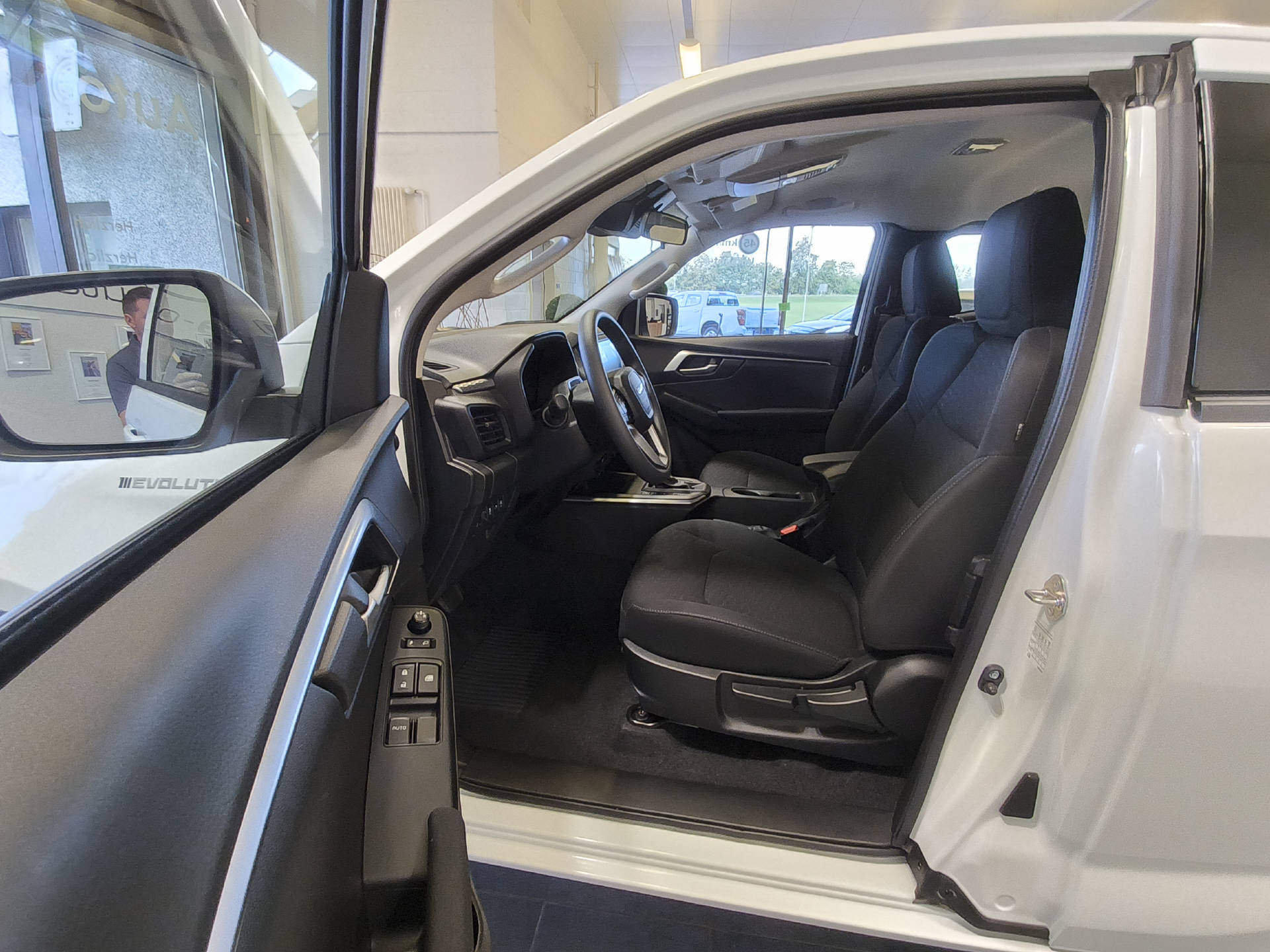 ISUZU D-Max Space Pick-up 2.2 DDi Evolution 4x4-image-11