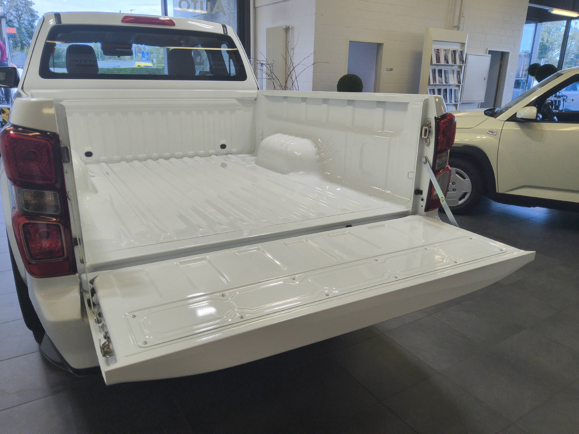 ISUZU D-Max Space Pick-up 2.2 DDi Evolution 4x4-image-7