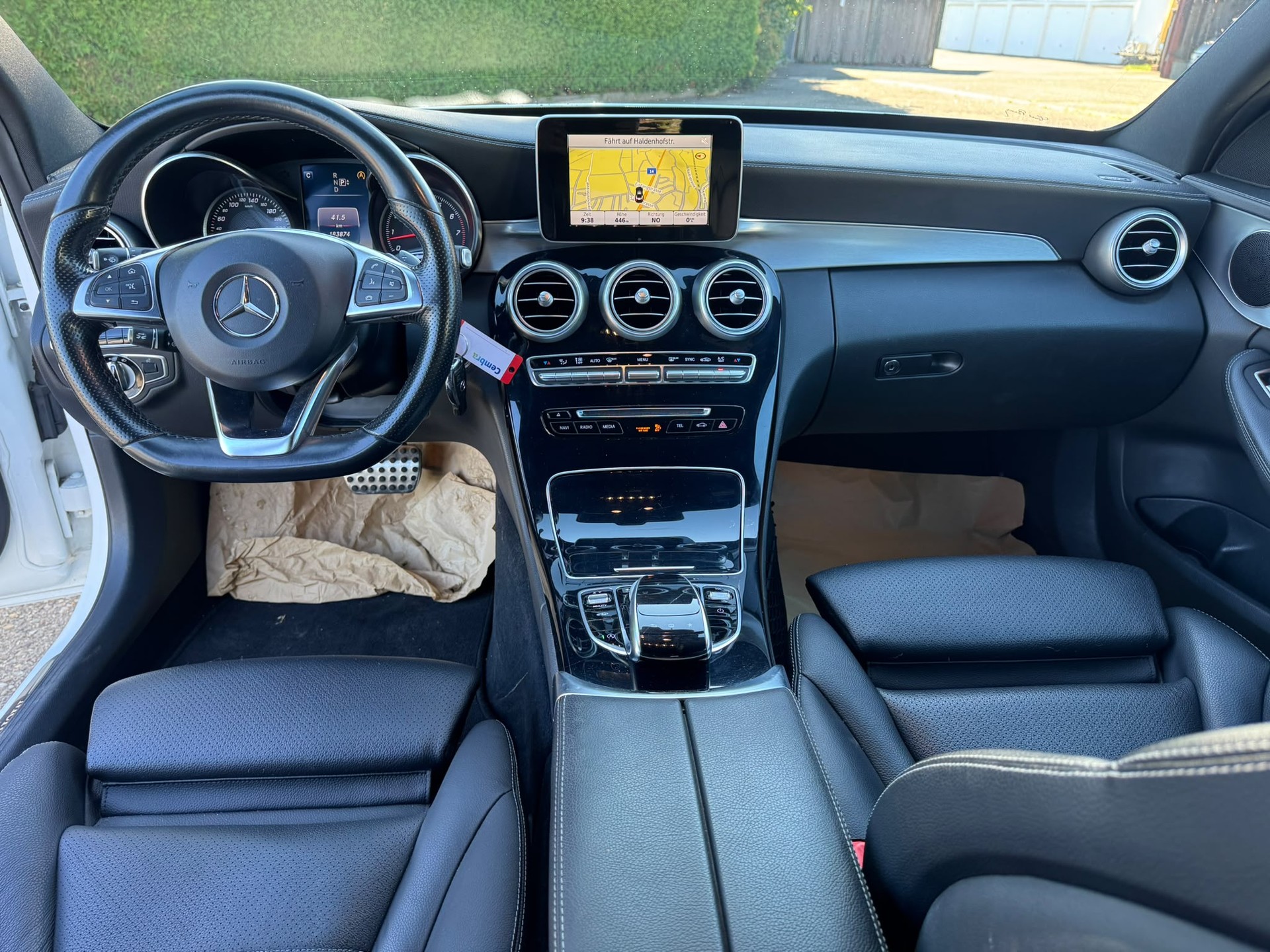 MERCEDES-BENZ C 400 AMG Line 4Matic 7G-Tronic-image-9