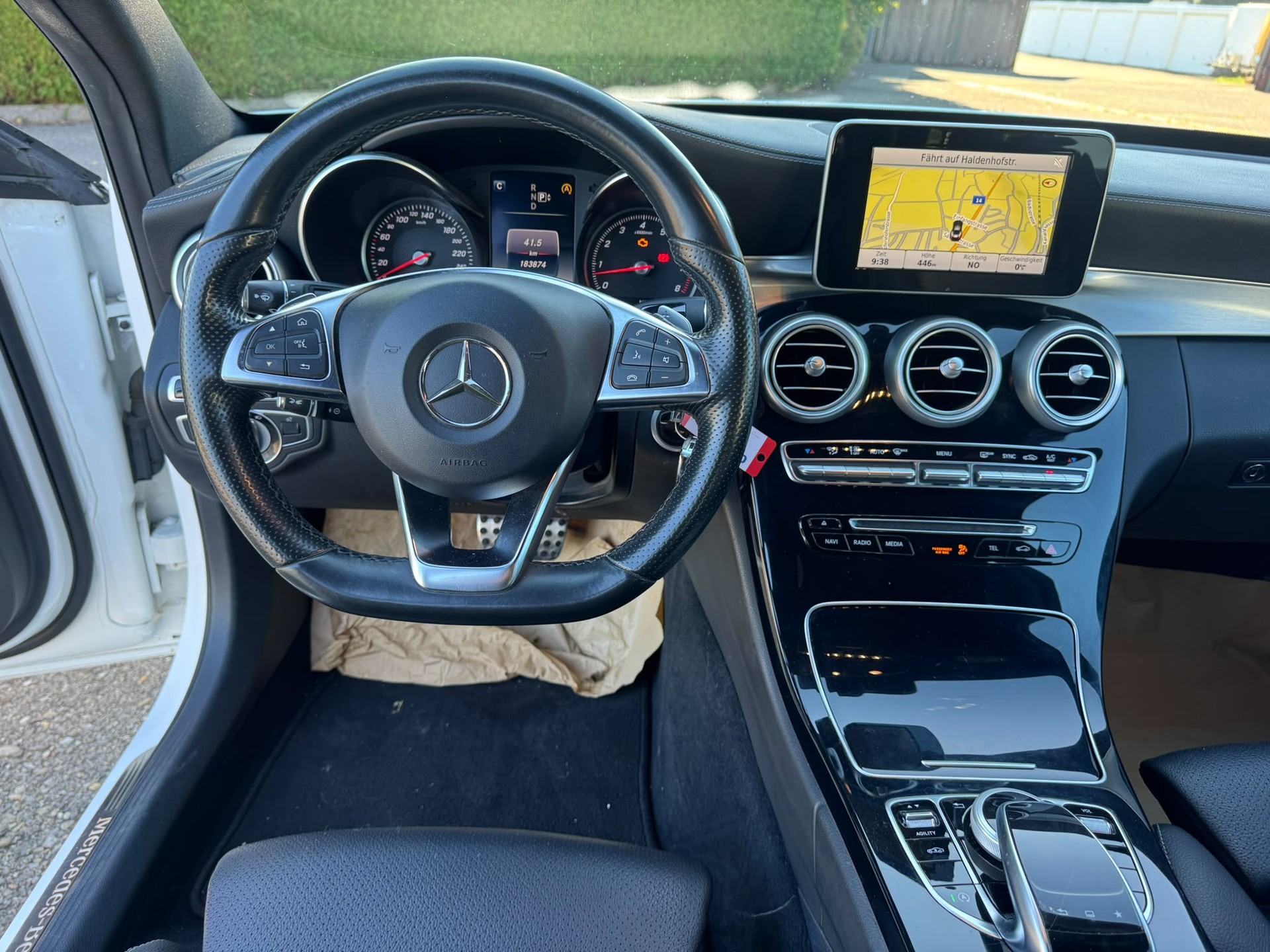 MERCEDES-BENZ C 400 AMG Line 4Matic 7G-Tronic-image-10