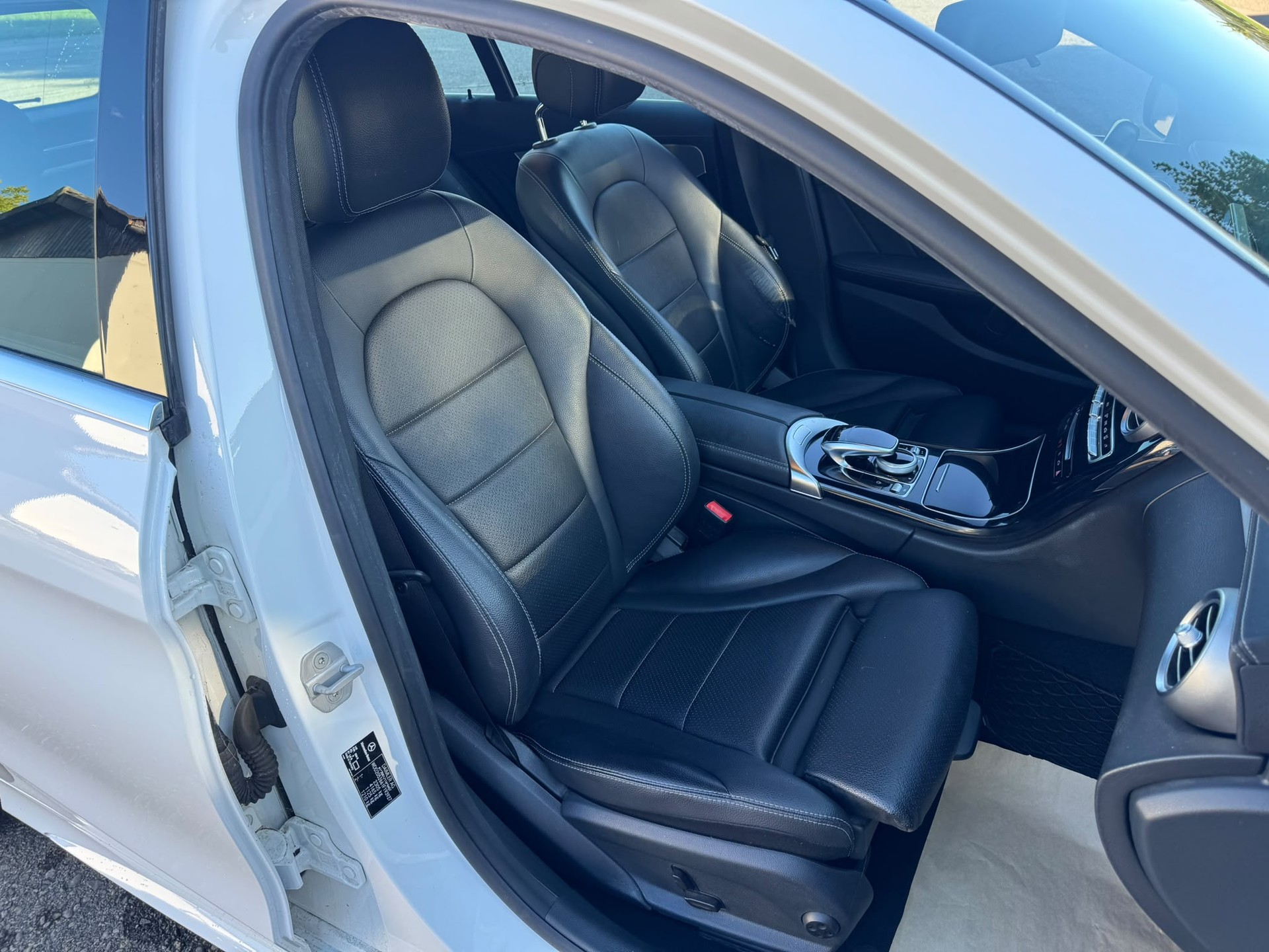 MERCEDES-BENZ C 400 AMG Line 4Matic 7G-Tronic-image-13