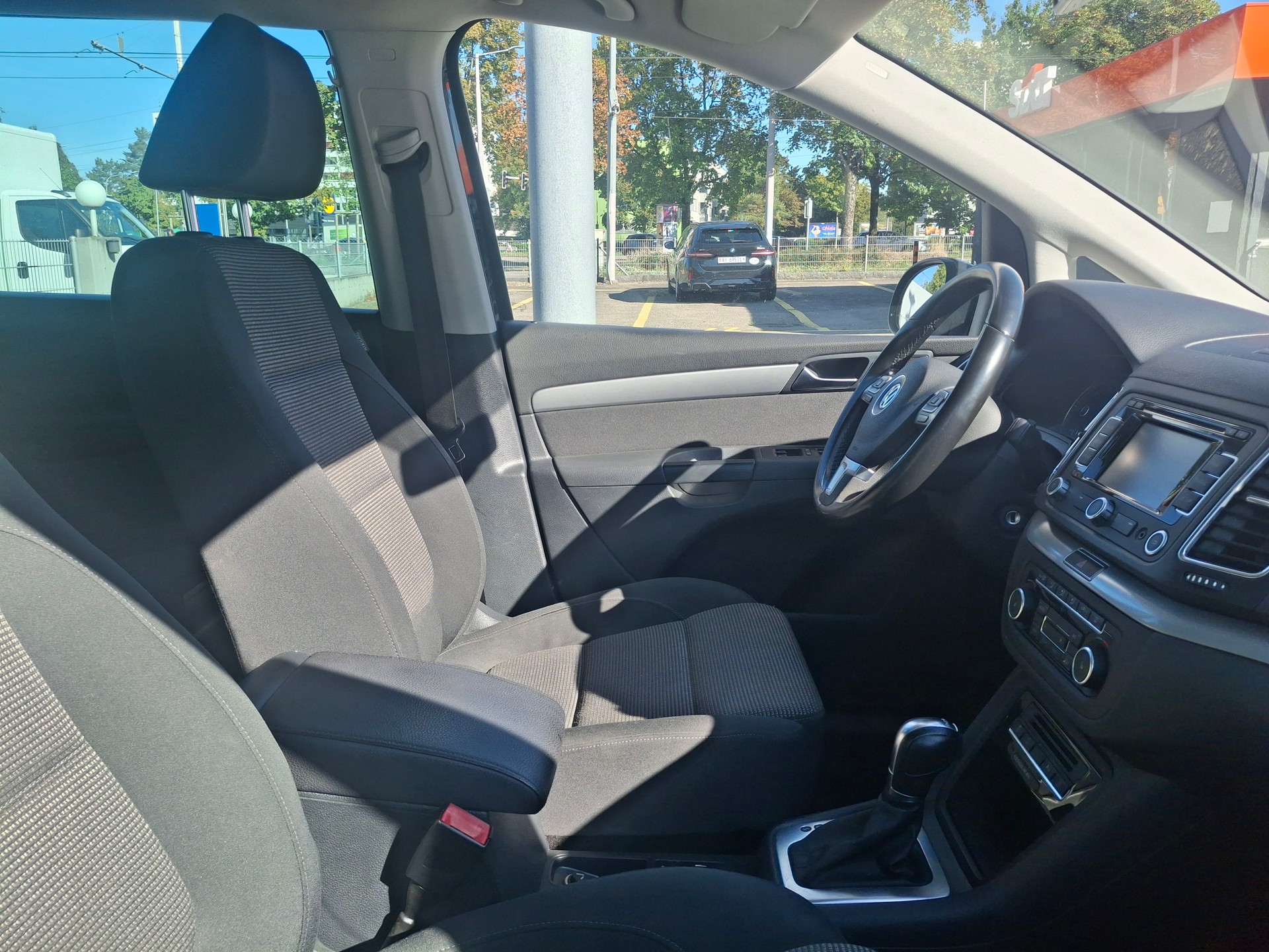 VW Sharan 2.0 TDI BMT Comfortline DSG-image-8