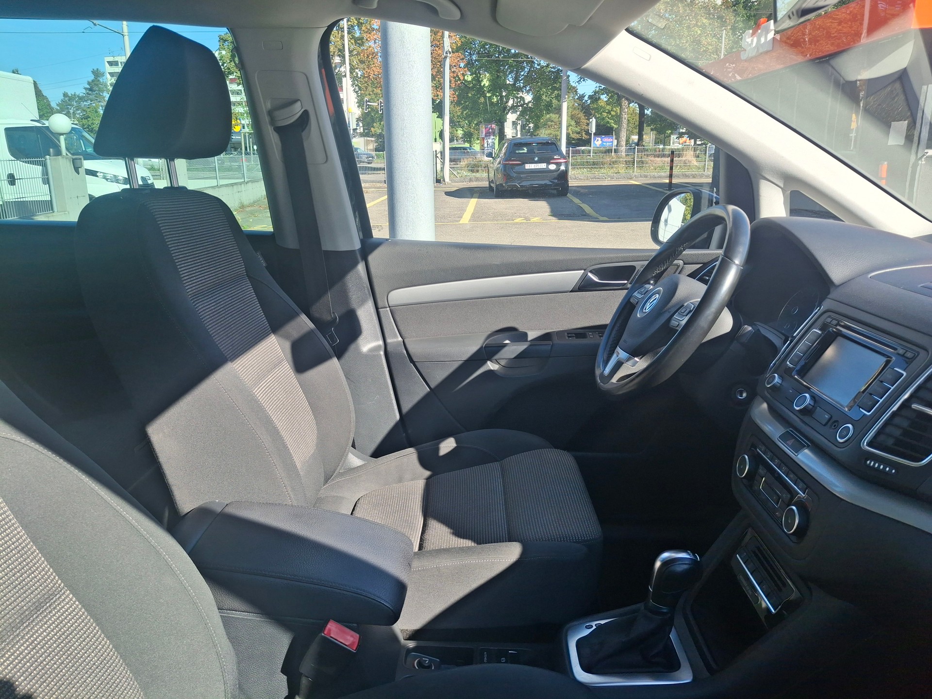VW Sharan 2.0 TDI BMT Comfortline DSG-image-11
